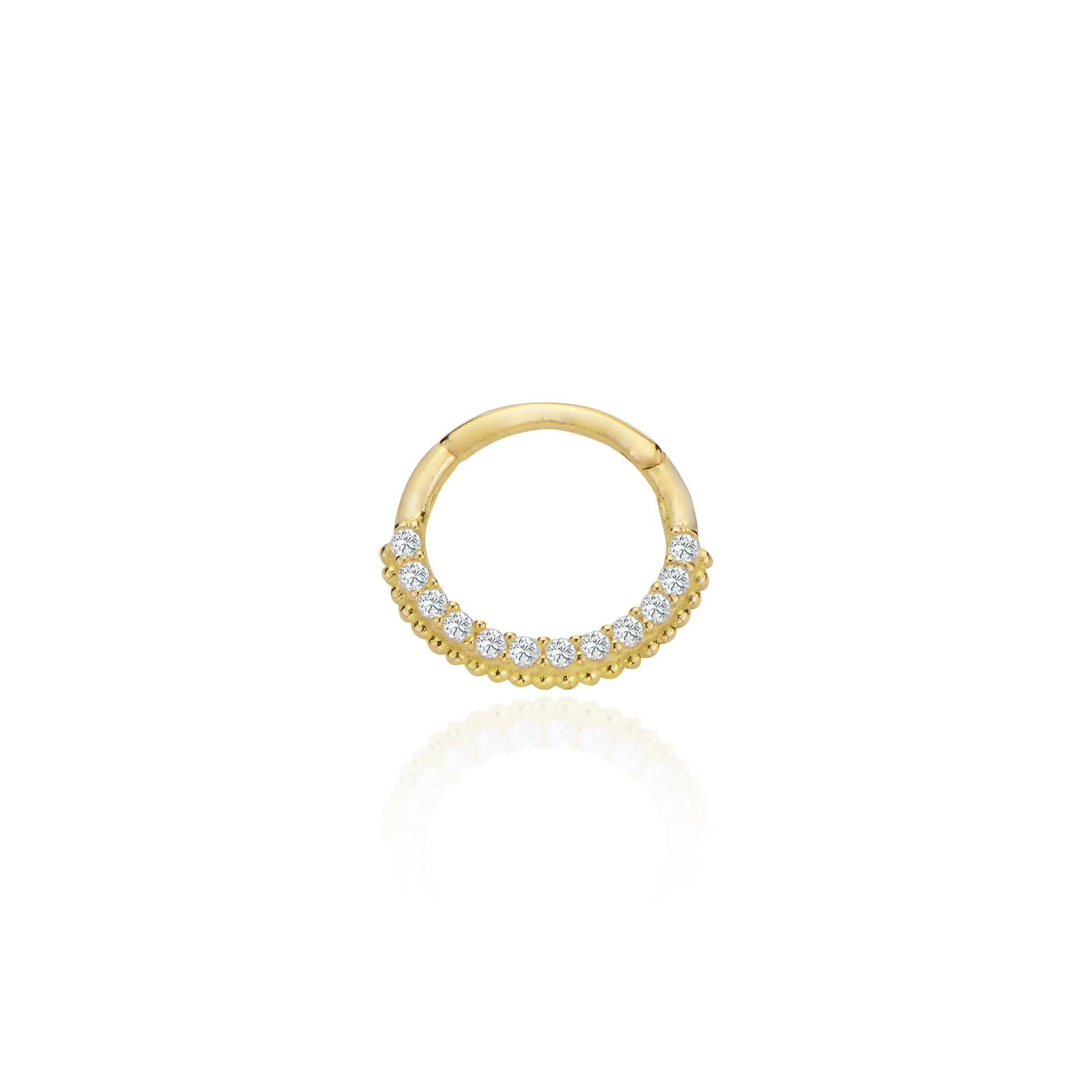 Modern sıra taşlı helix piercing