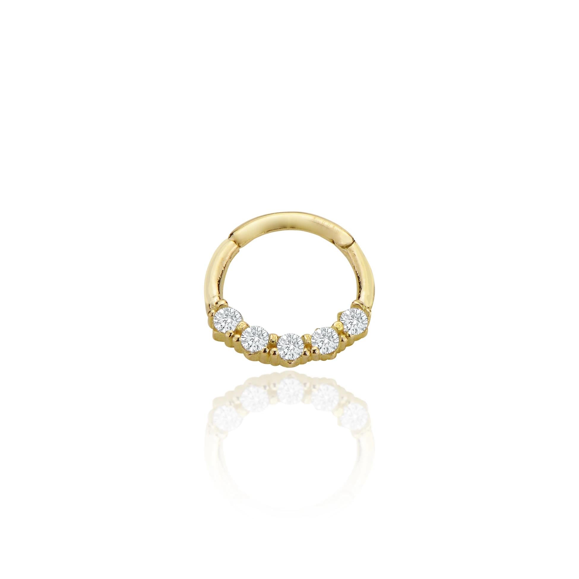Sırataşlı halka helix piercing