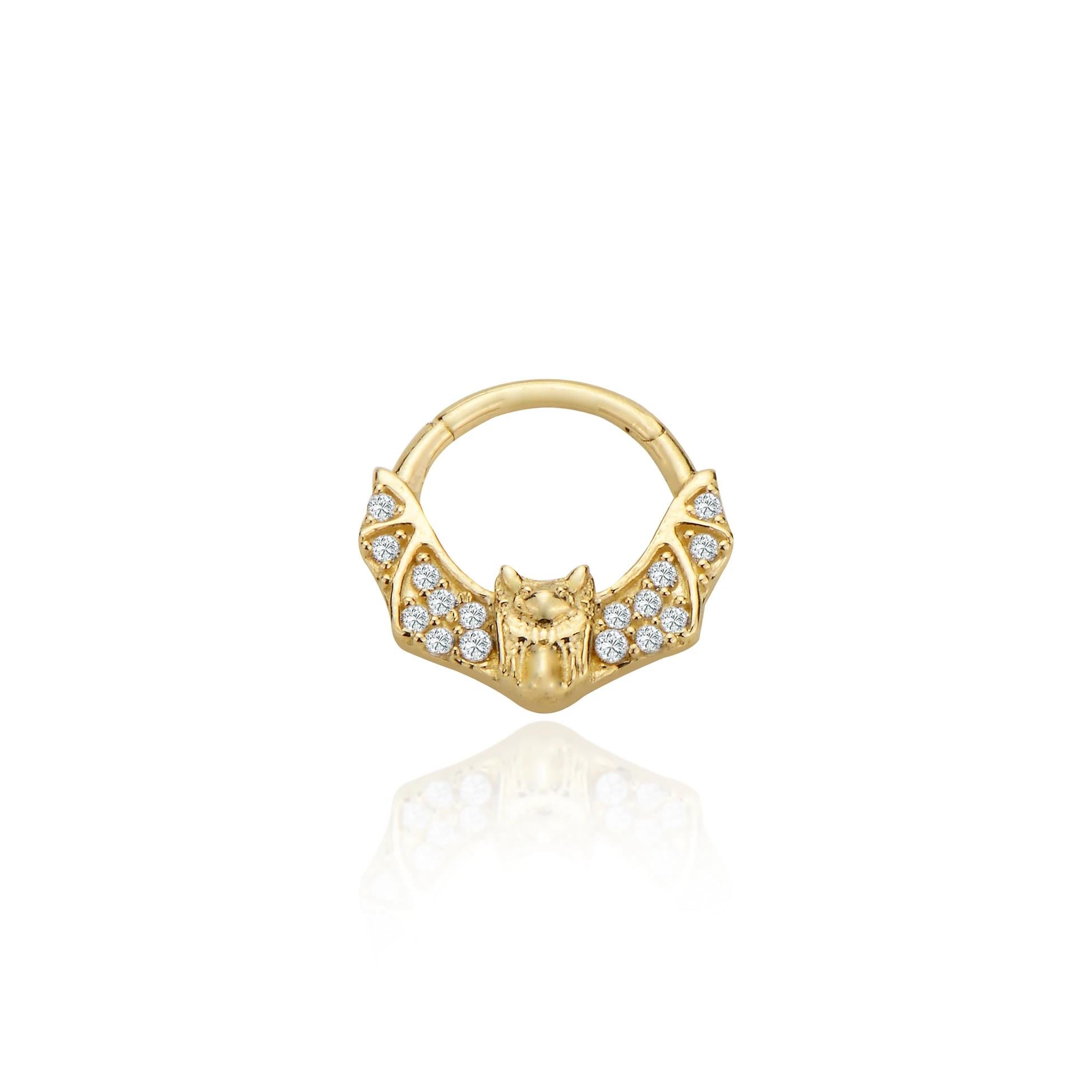 Tasarım taşlı helix piercing