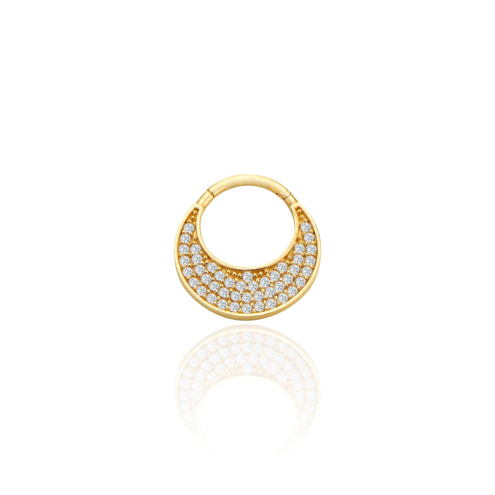 Taşlı halka helix piercing