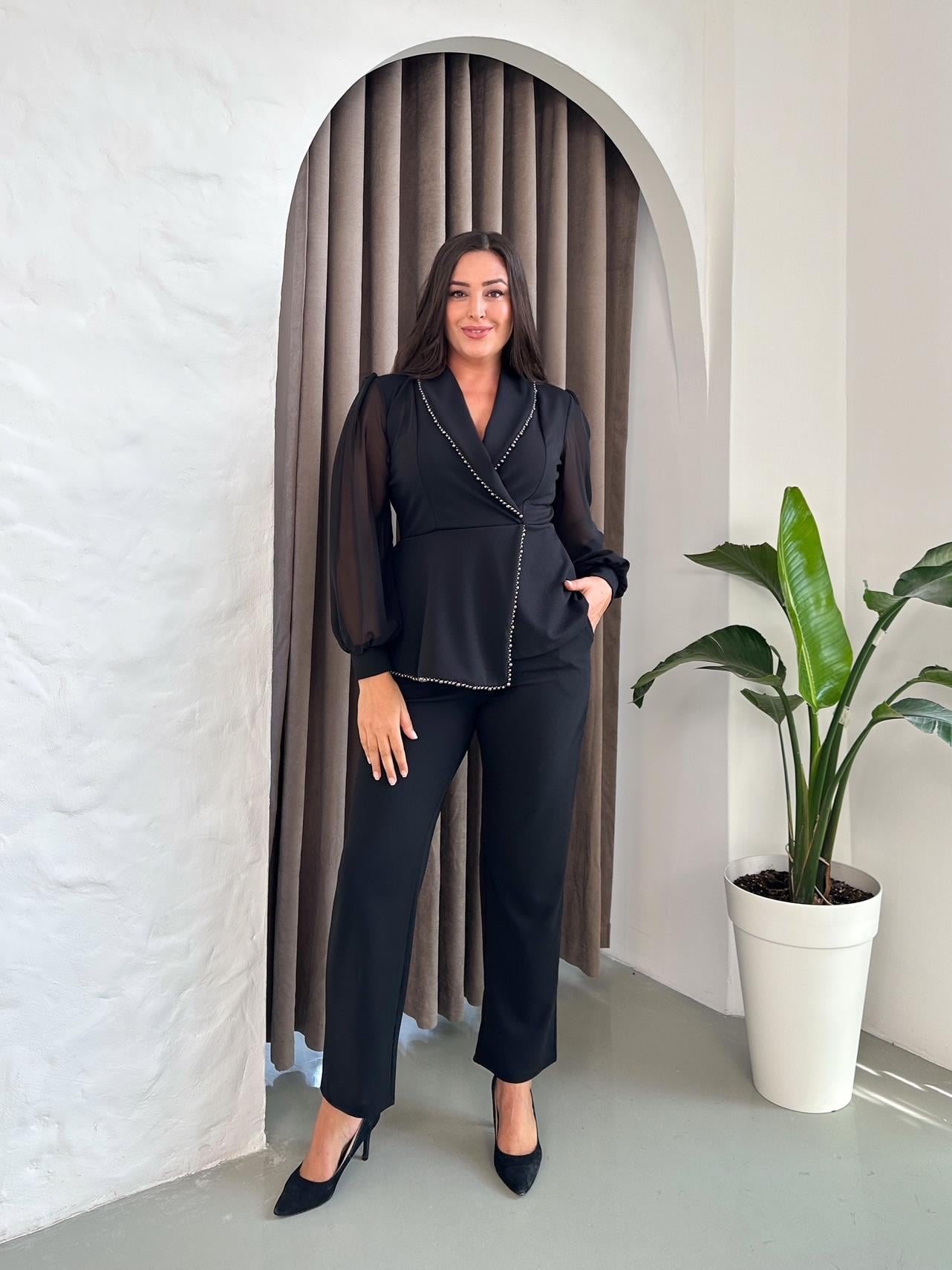 Koyu Taş Detaylı Takım