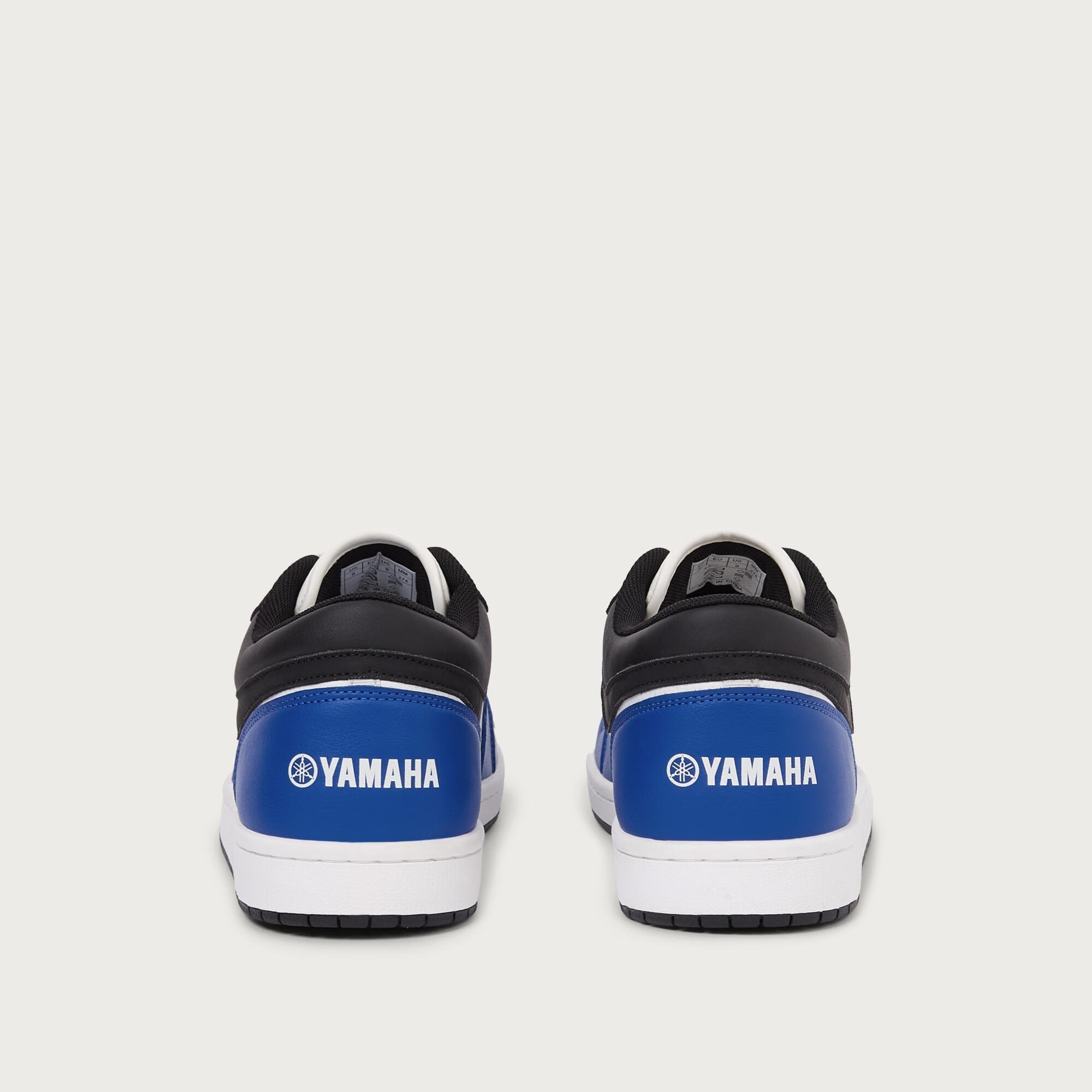 26 PB SNEAKERS                