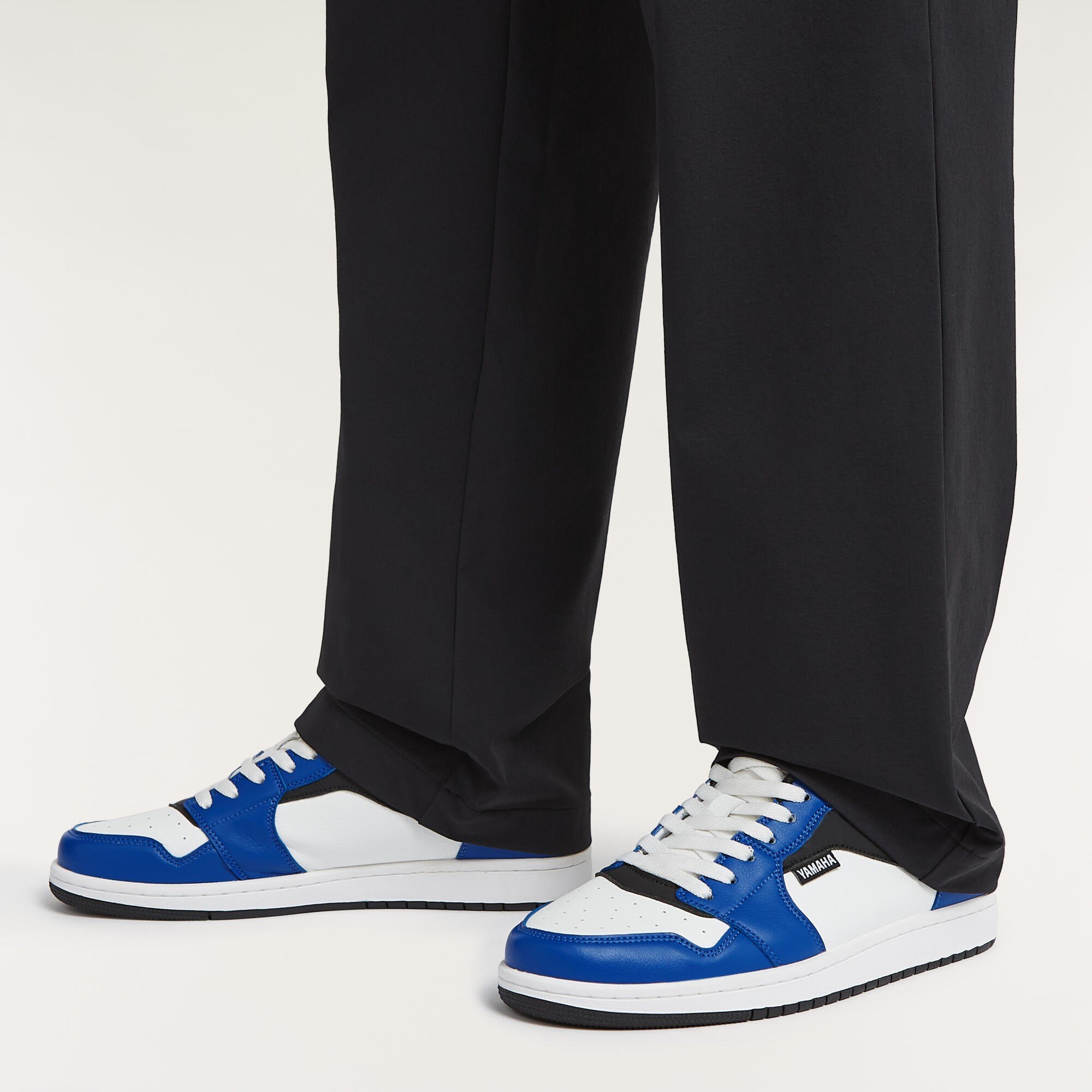 26 PB SNEAKERS                