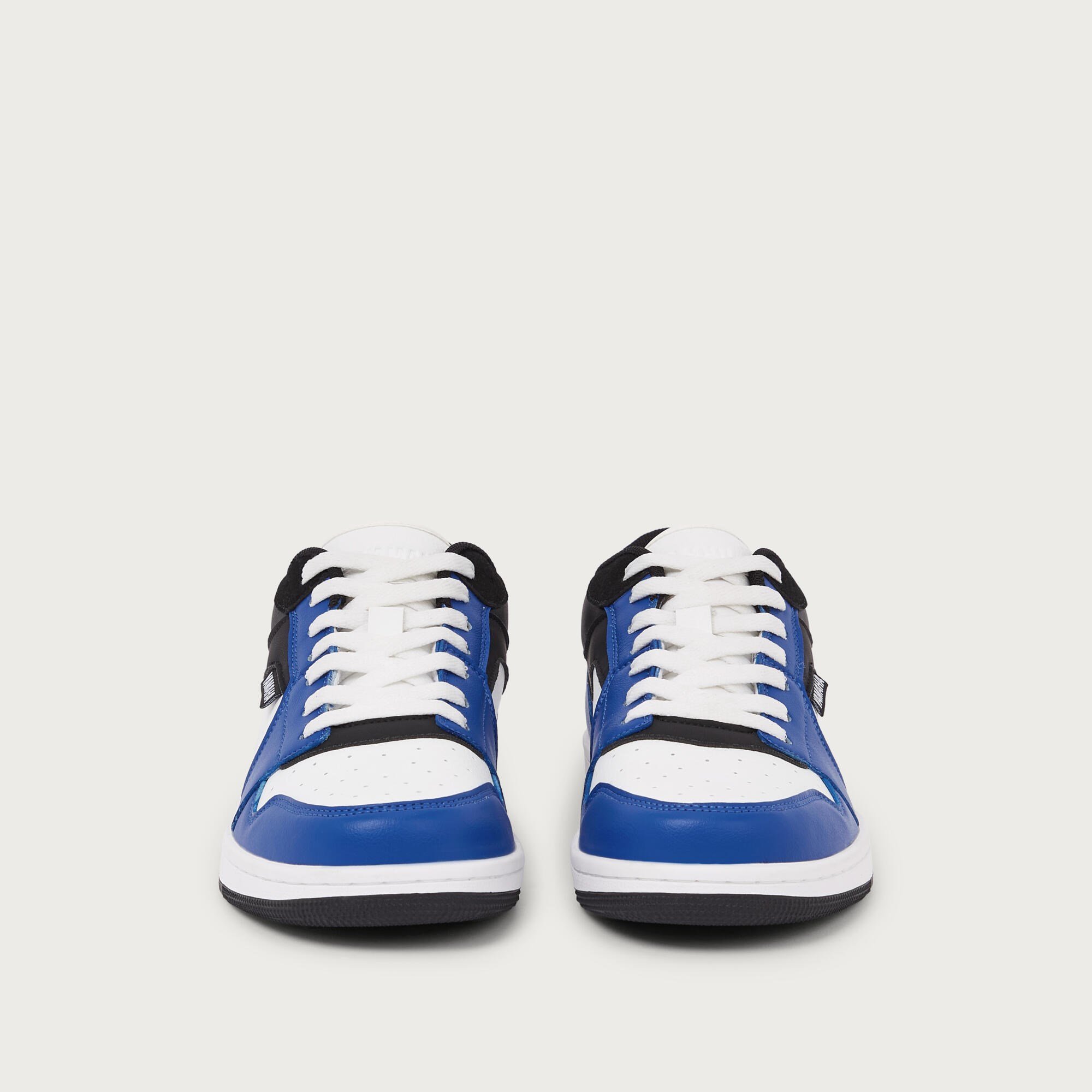 26 PB SNEAKERS                