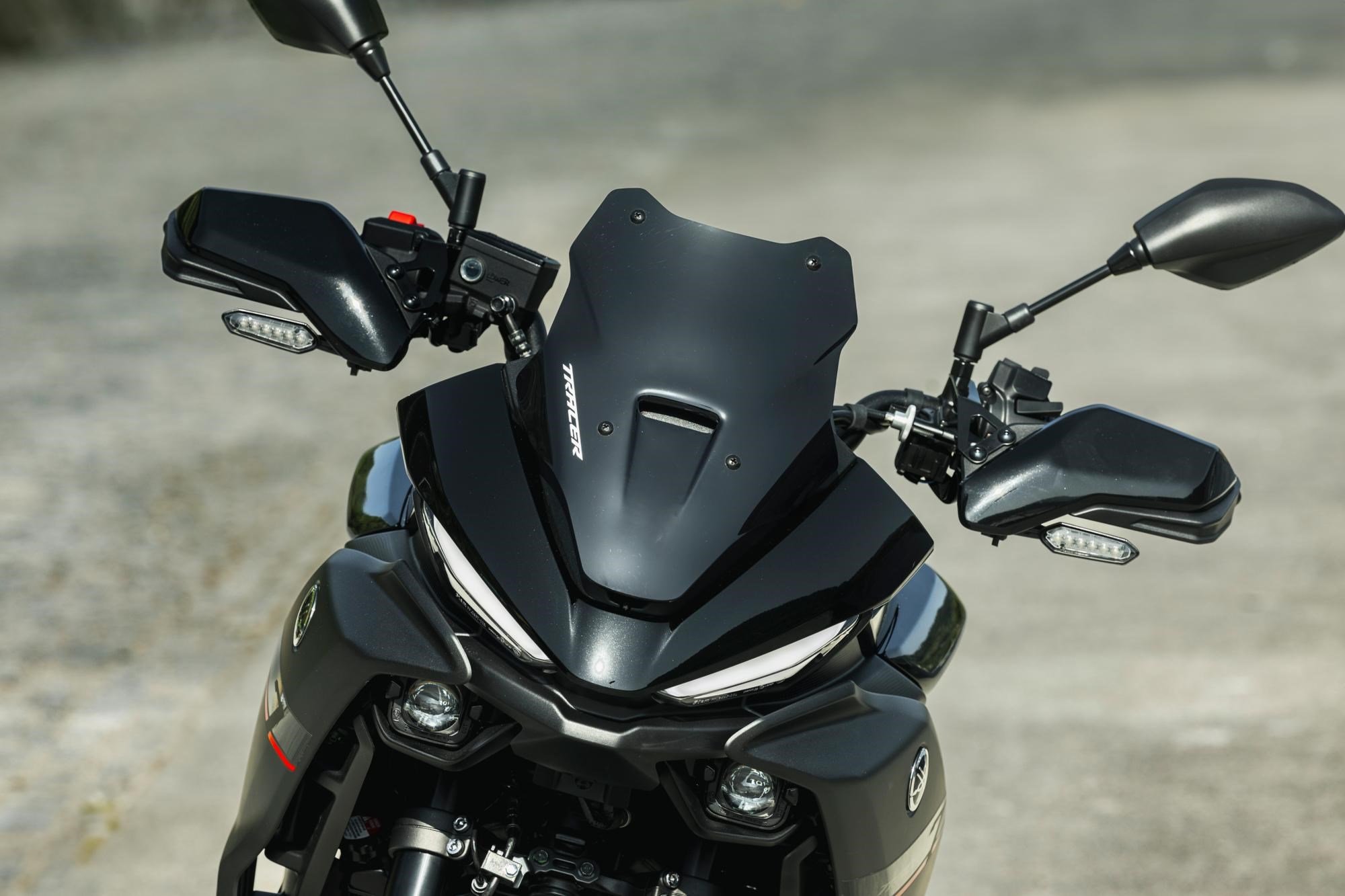 TRACER 7 SPOR ÖN CAM (2025 MODEL YILI)