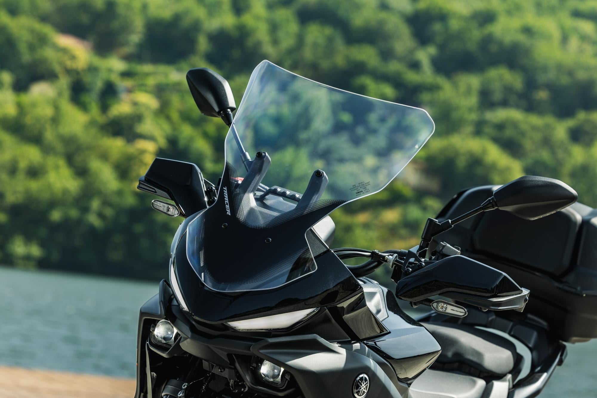 TRACER 7 TOURİNG ÖN CAM (2025 MODEL YILI)