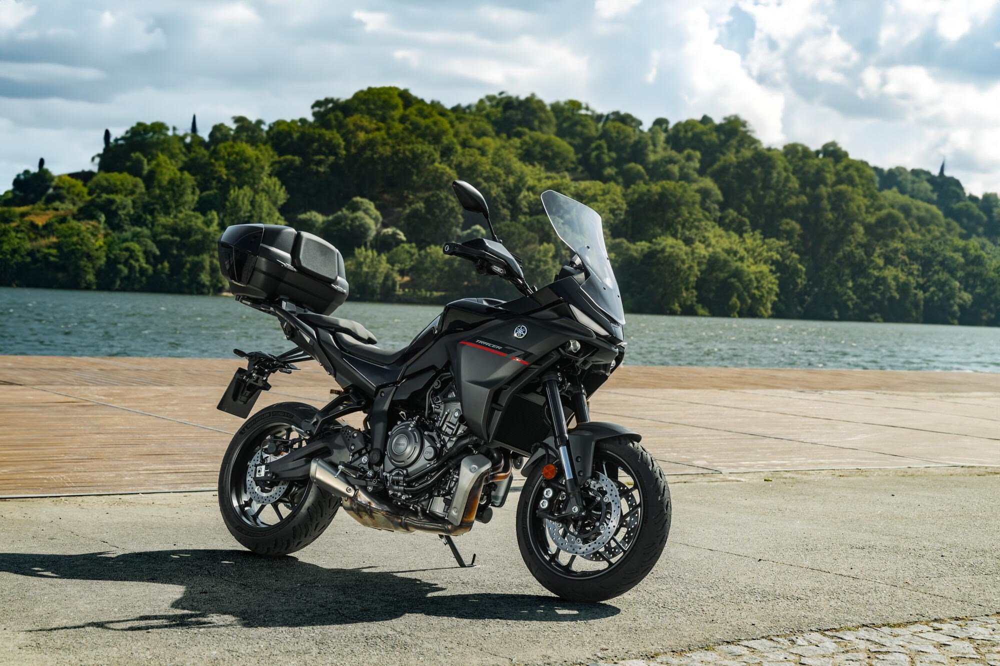 TRACER 7 TOURİNG ÖN CAM (2025 MODEL YILI)