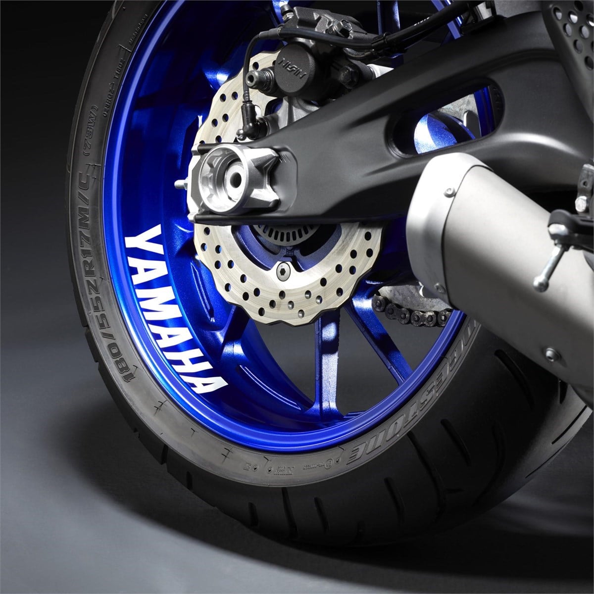 YZF-R25 REFLEKTÖRLÜ JANT ÇIKARTMASI BİR TEKERLEK İÇİN (2025 VE 2026 MODEL YILLARI)