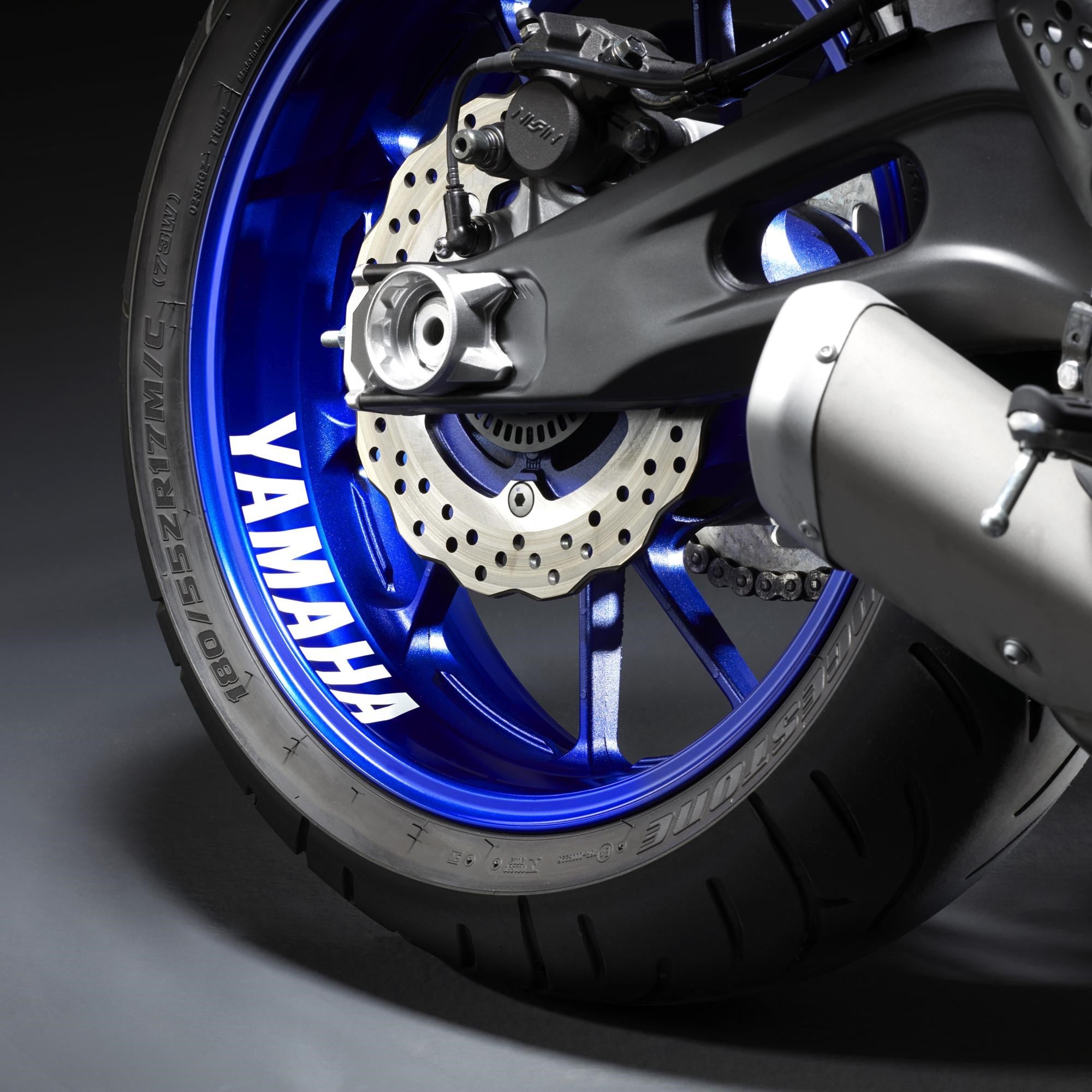YZF-R25 REFLEKTÖRLÜ JANT ÇIKARTMASI BİR TEKERLEK İÇİN (2025 VE 2026 MODEL YILLARI)