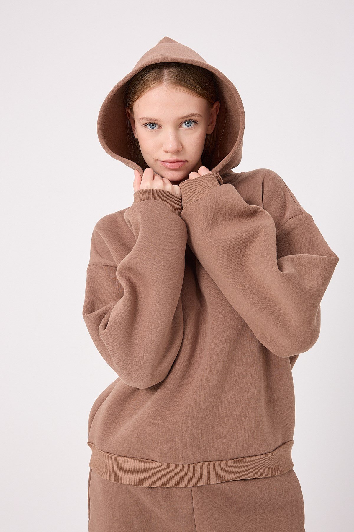 overkapson_kahverengikadin-oversize-ka-aff-cc.jpg