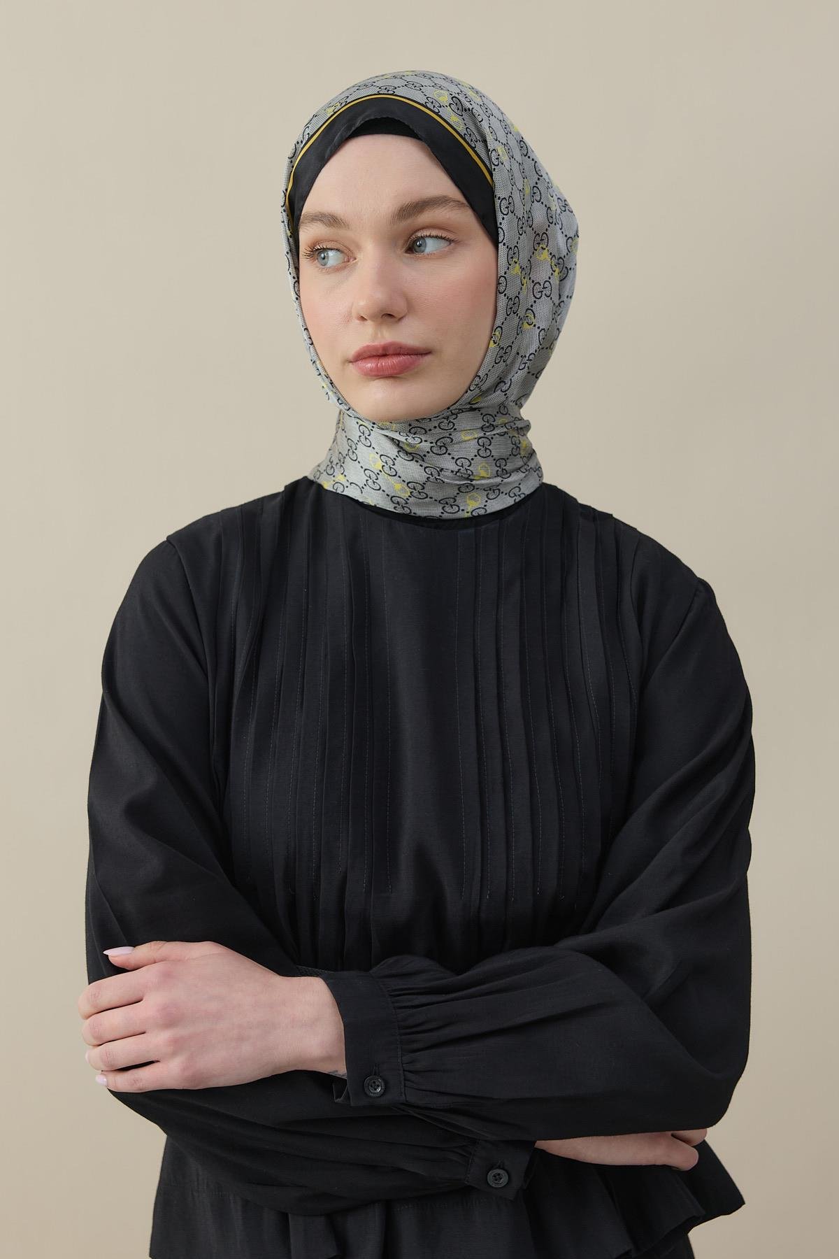 Kelepçe Desen İpek Vual Şal Siyah