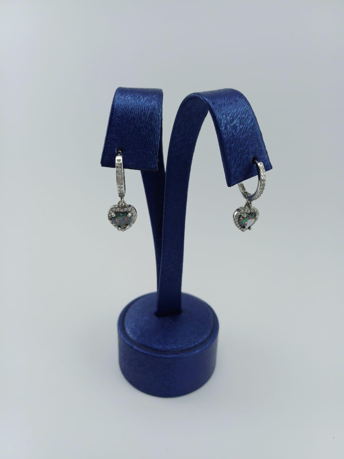 SALLANTILI MİSTİK TOPAZ TAŞLI KALPLİ KÜPE