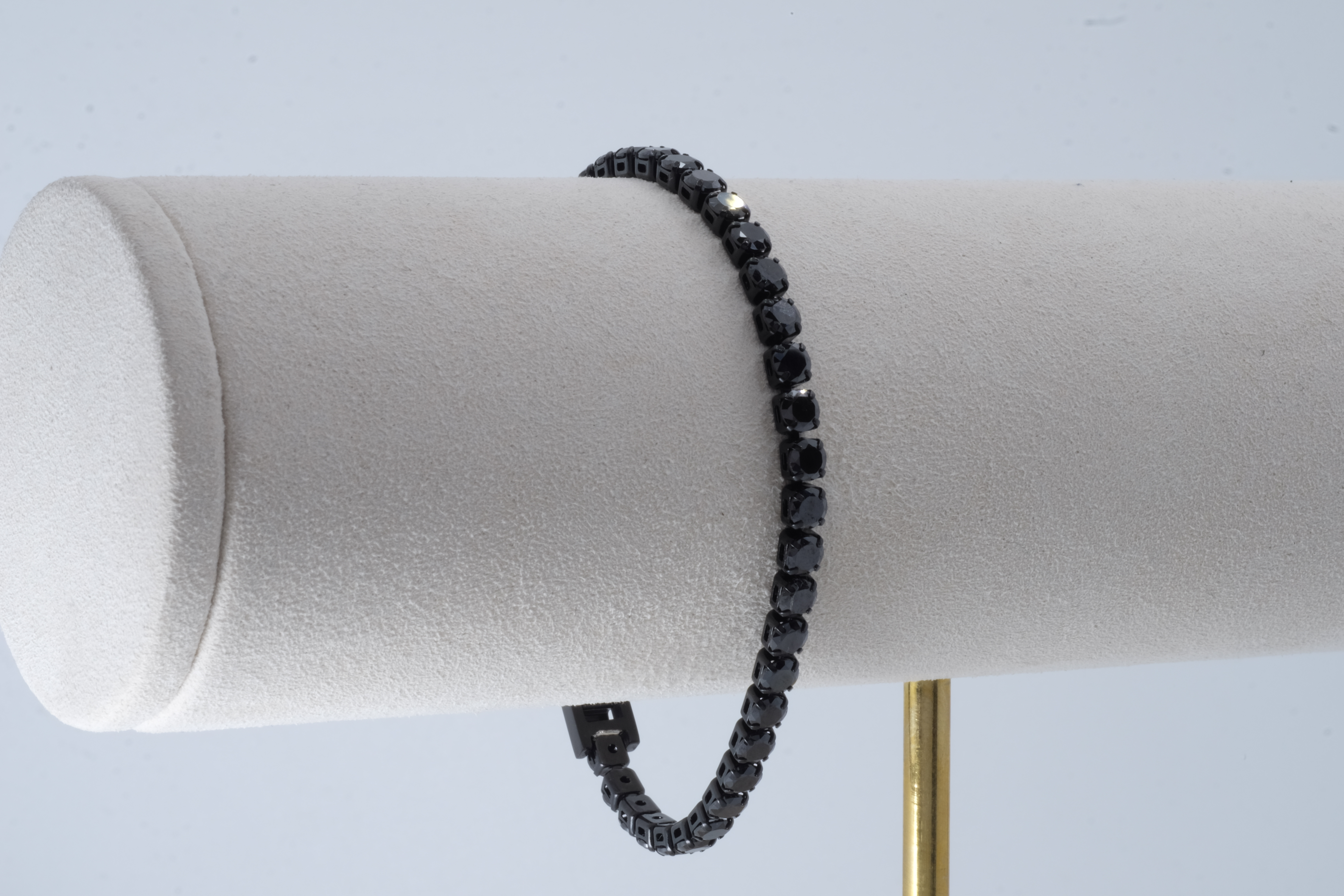 Menix Black Bileklik