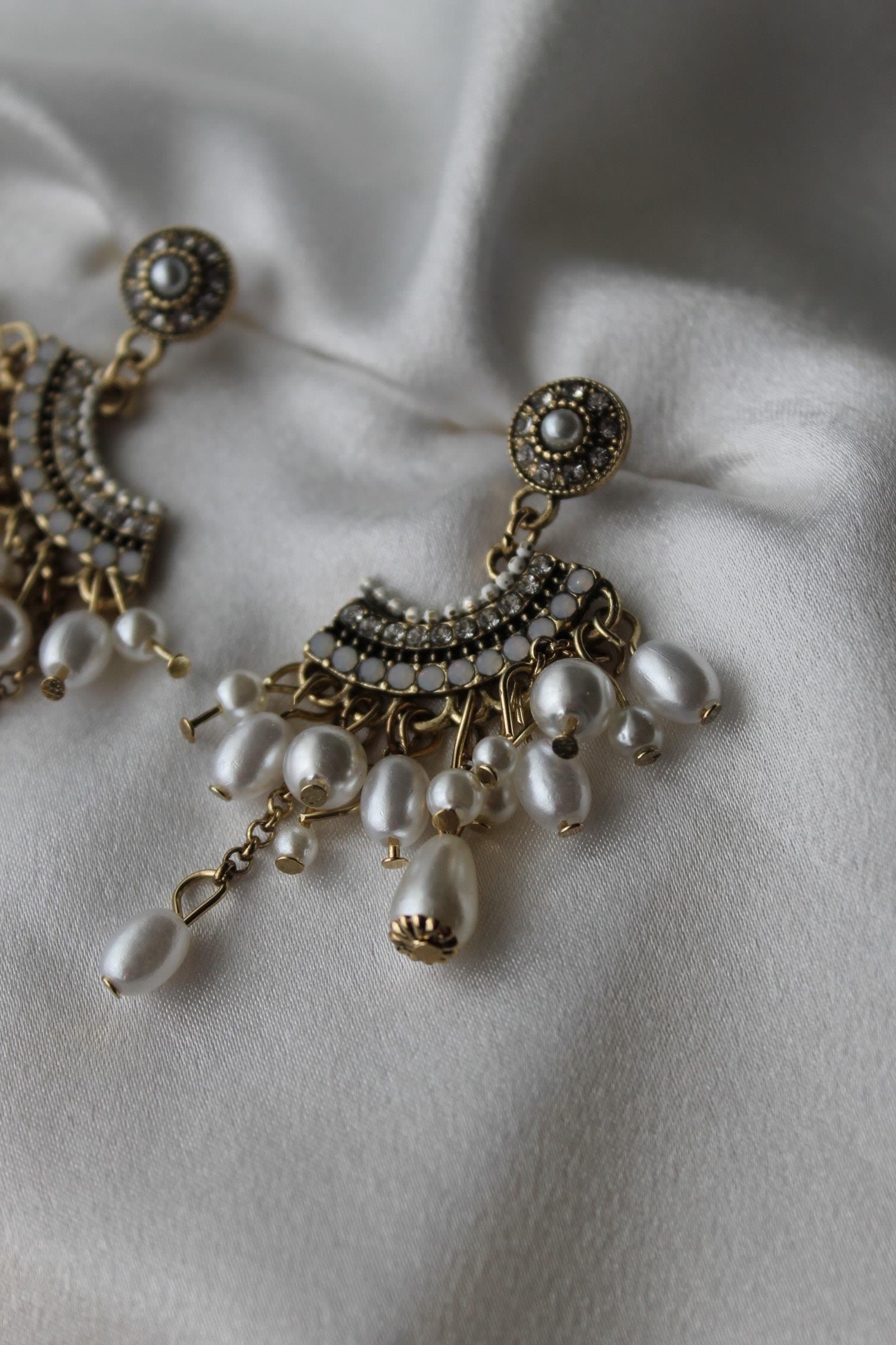 İncili ve Zirkon Taşlı Vintage Sallantılı Küpe
