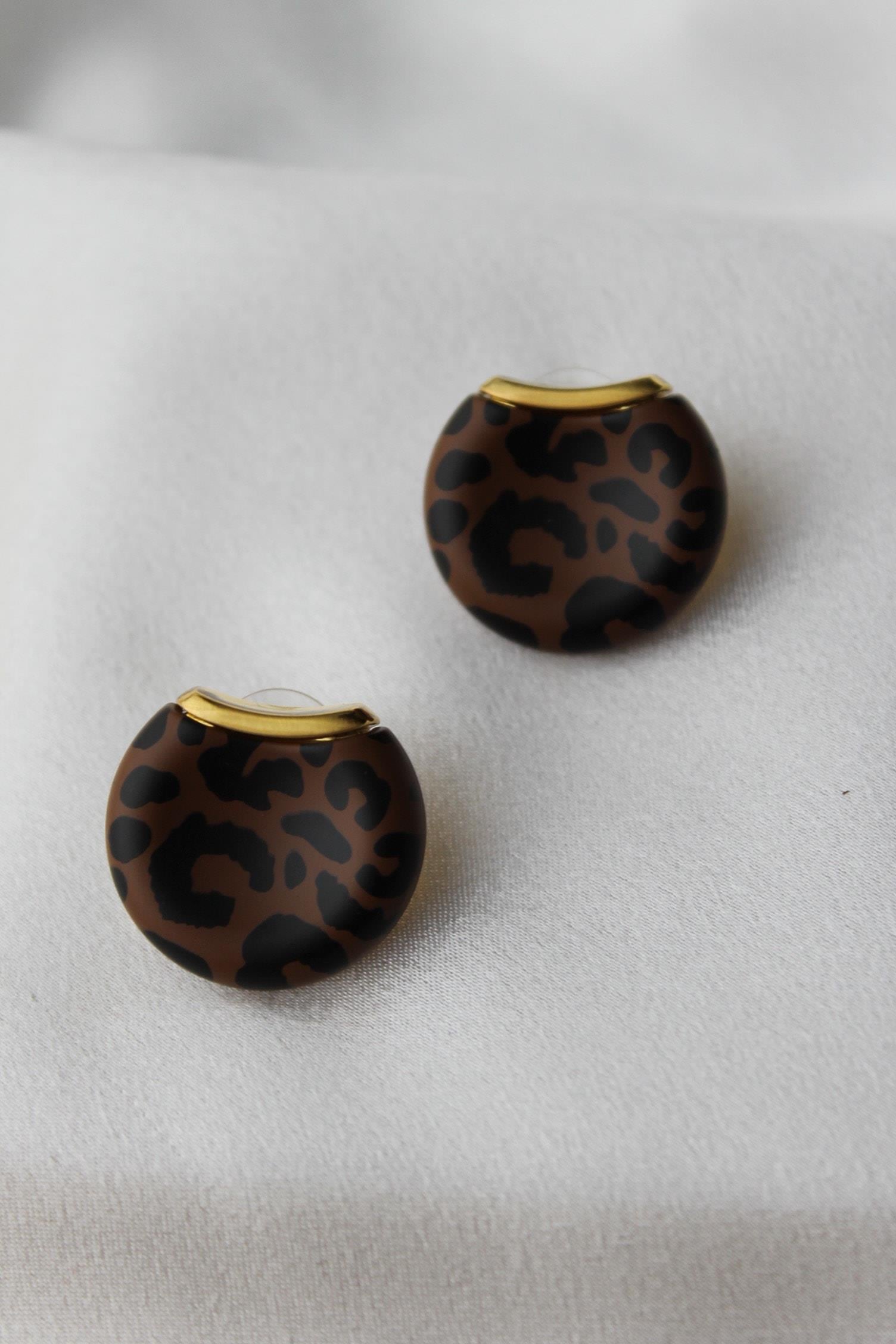 Leopar Desenli Düğme Model Küpe