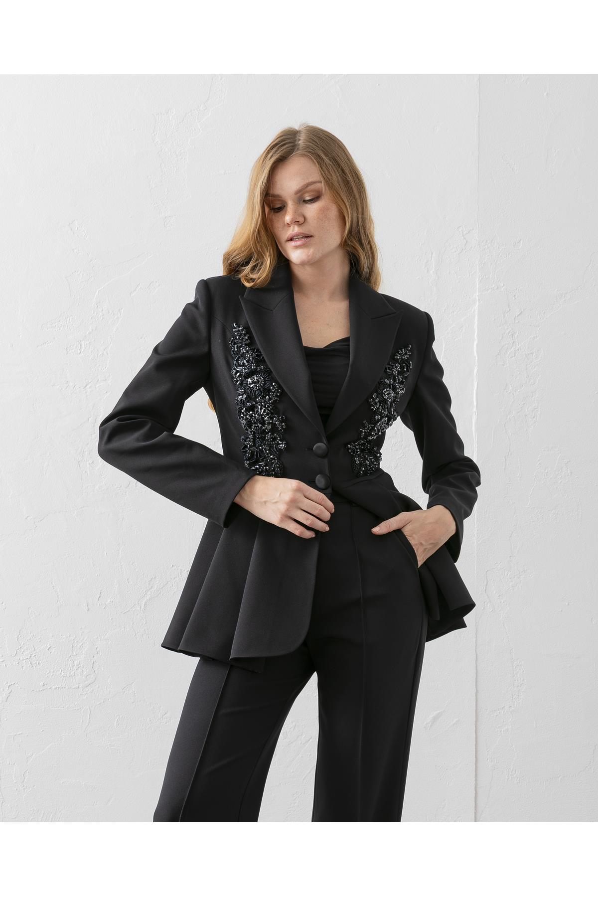 El İşlemeli Volanlı Blazer Pantolonlu İkili Takım