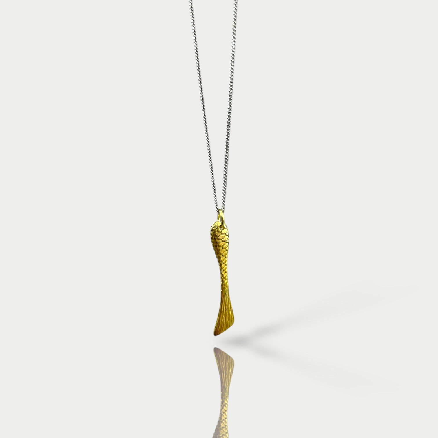 Balık Figürlü Uzun Zincirli Gümüş Kolye / 60 cm
