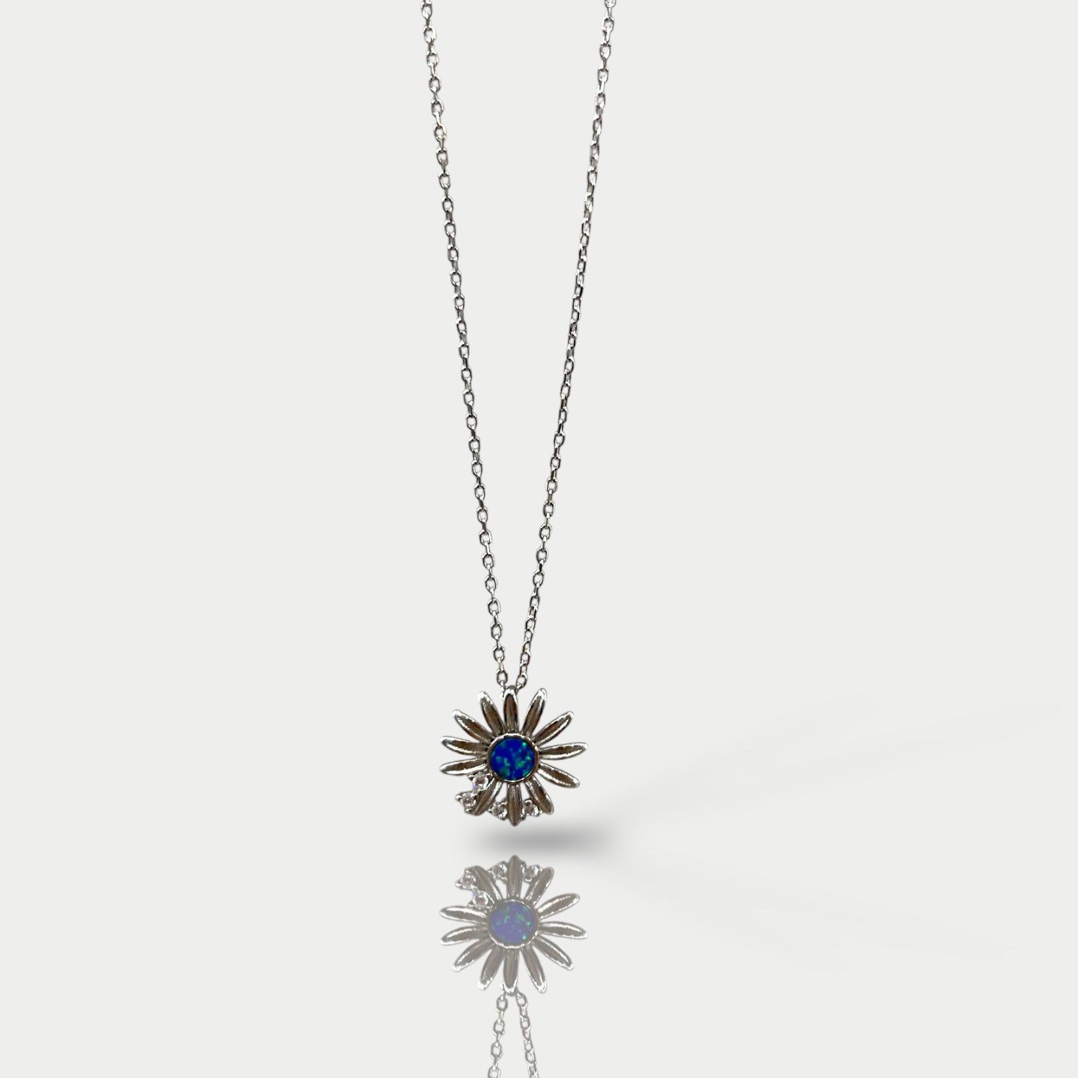 Opal Taşlı Çiçek Kolye