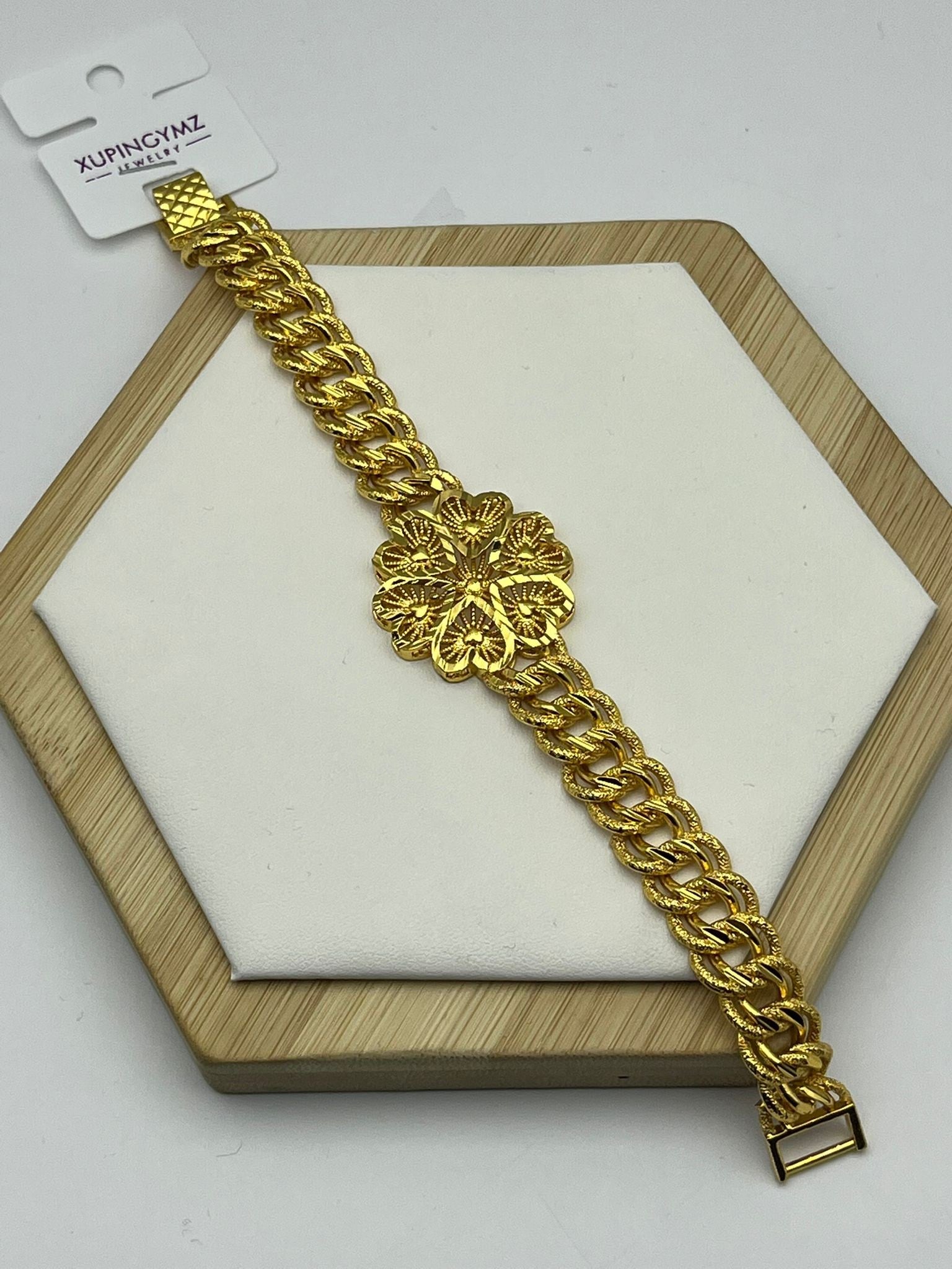 26_22kb05- Xuping Çiçek Motifli Gold Altın Kaplama Bileklik