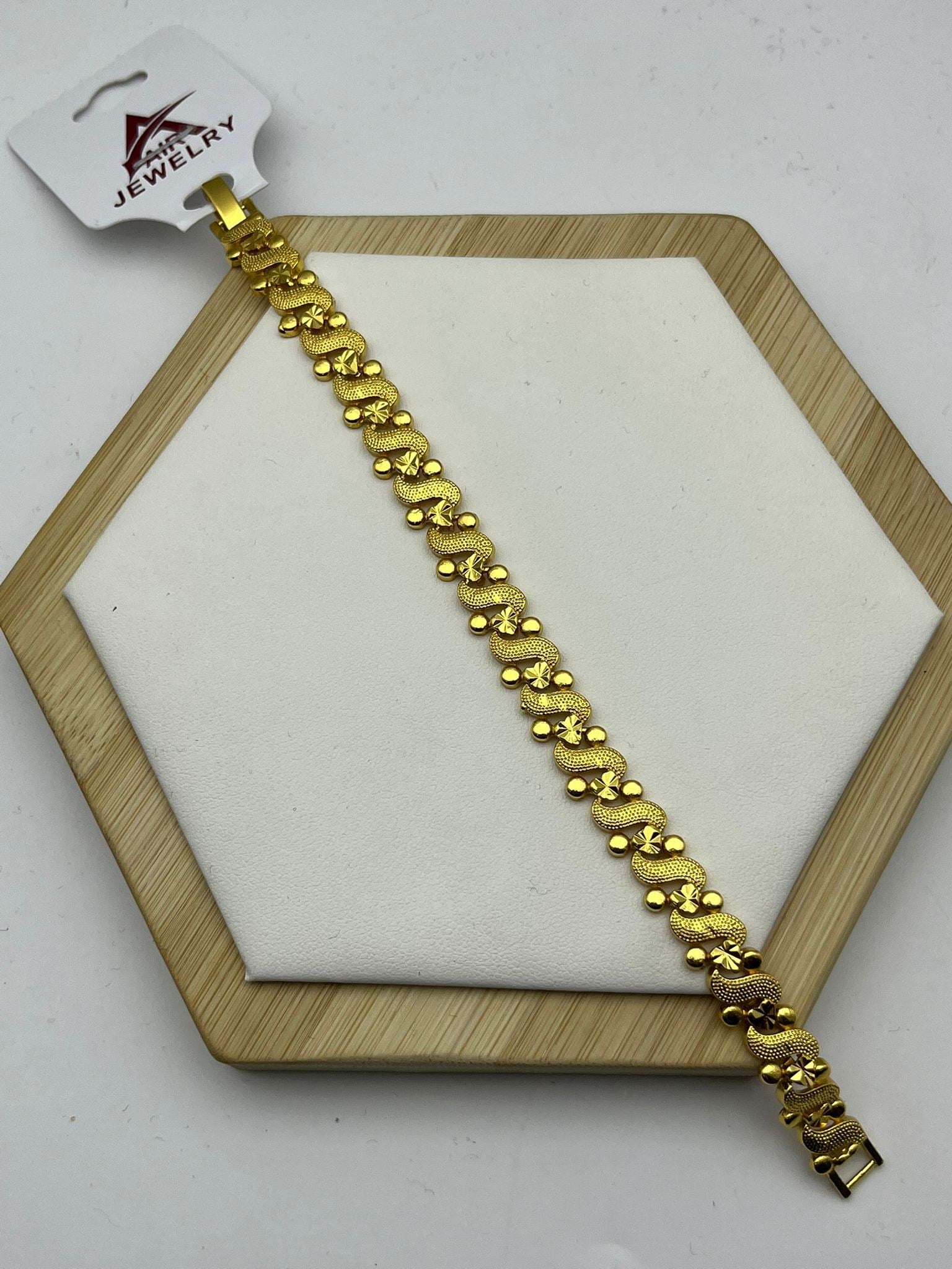 26_22kb10- Xuping Dalga Desenli Gold Altın Kaplama Bileklik