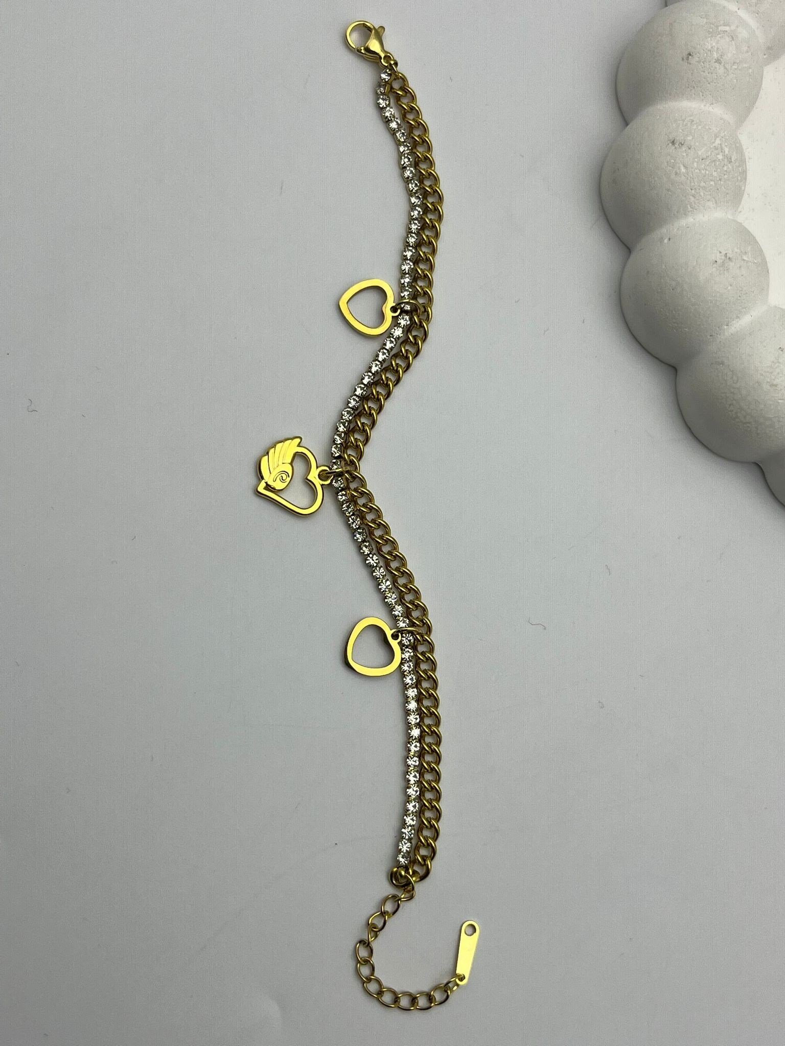 26cmblk22 - CM Kalp Detaylı Gold Çelik Bileklik