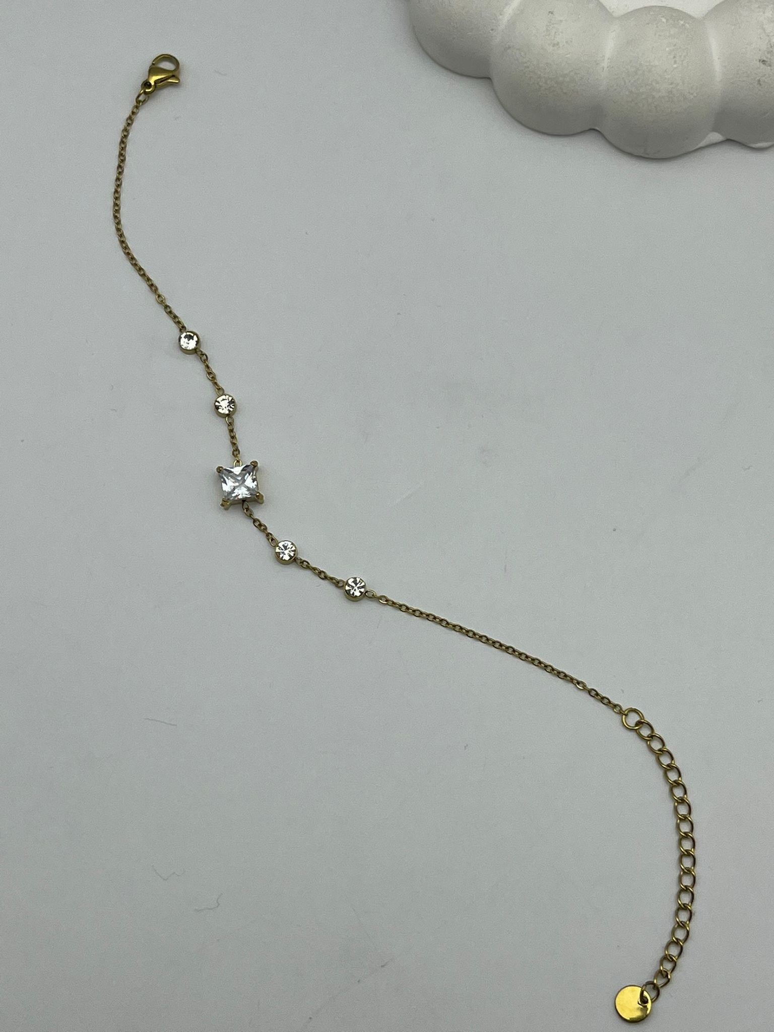 26cmblk42 - CM Prenses Taş Detaylı Gold Çelik Bileklik