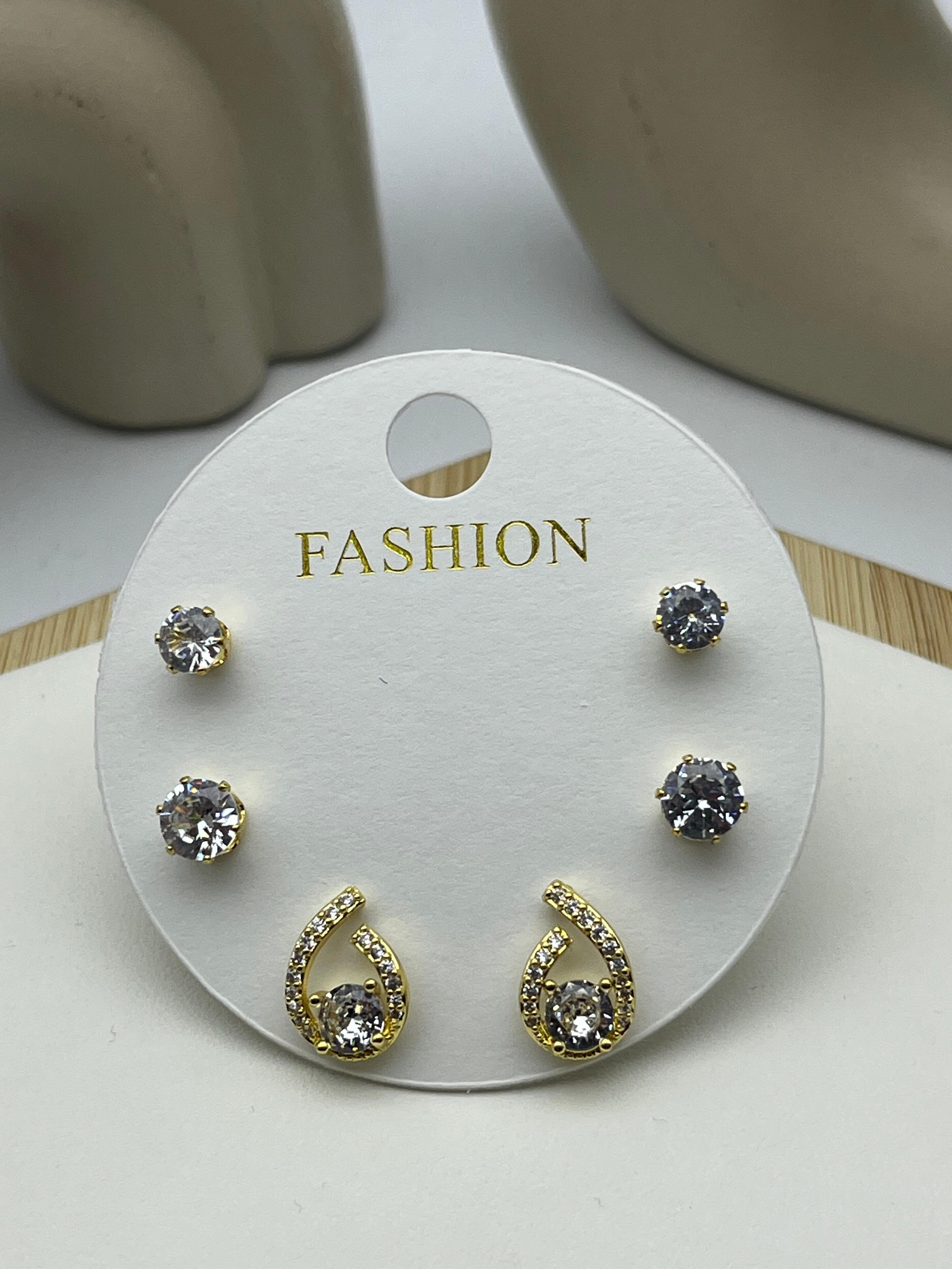 26vipkp102 - Gold Shine Taşlı Çelik Küpe Kombini