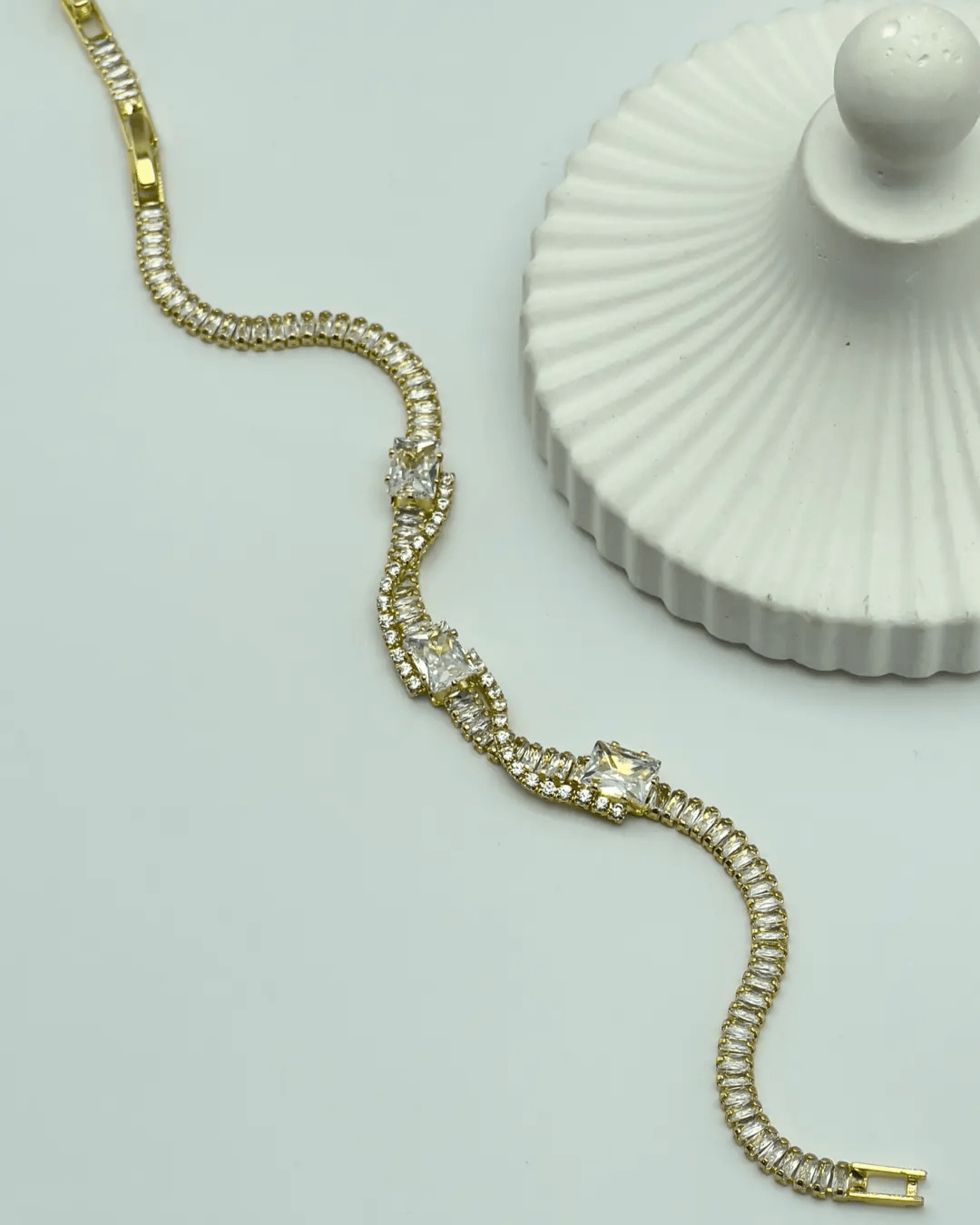 Çelik Gold Baget Taşlı Su Yolu Bileklik - 25-blk110