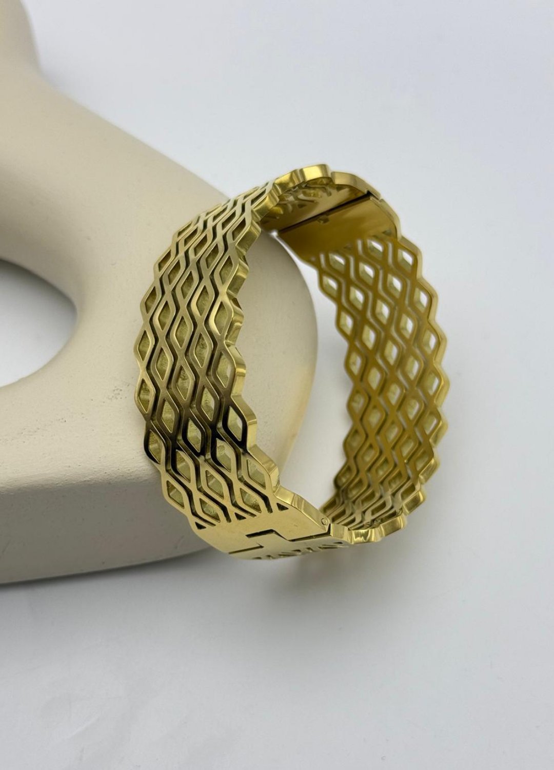 Çelik Gold Desenli Kelepçe - 26klp02