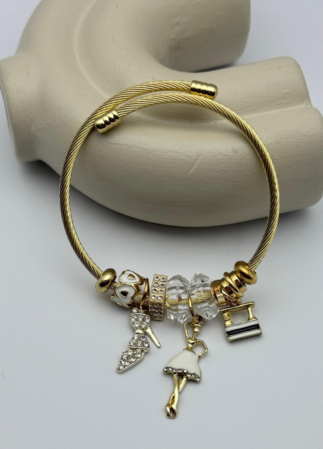 Çelik Gold Taşlı Topuklu Ayakkabı Kadın Figürlü Siyah Charmlı Pandora Bileklik - 26blk40