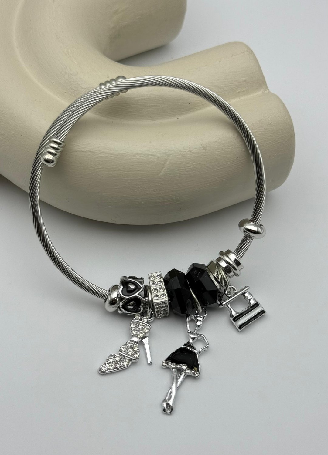 Çelik Silver Taşlı Topuklu Ayakkabı Siyah Kadın Figürlü Charmlı Pandora Bileklik - 26blk54