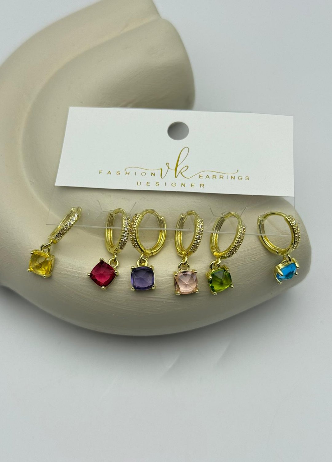Vip Gold Renkli Kare Taşlı Sallantılı 6'lı Küpe - 26vipkp65