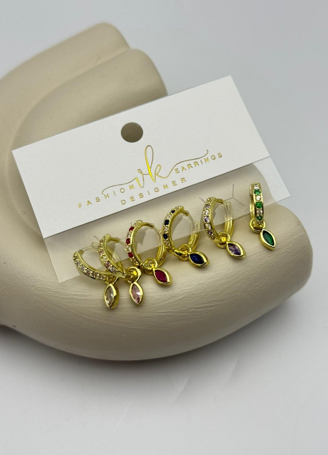 Vip Gold Renkli Taşlı Sallantılı 6'lı Küpe - 26vipkp70