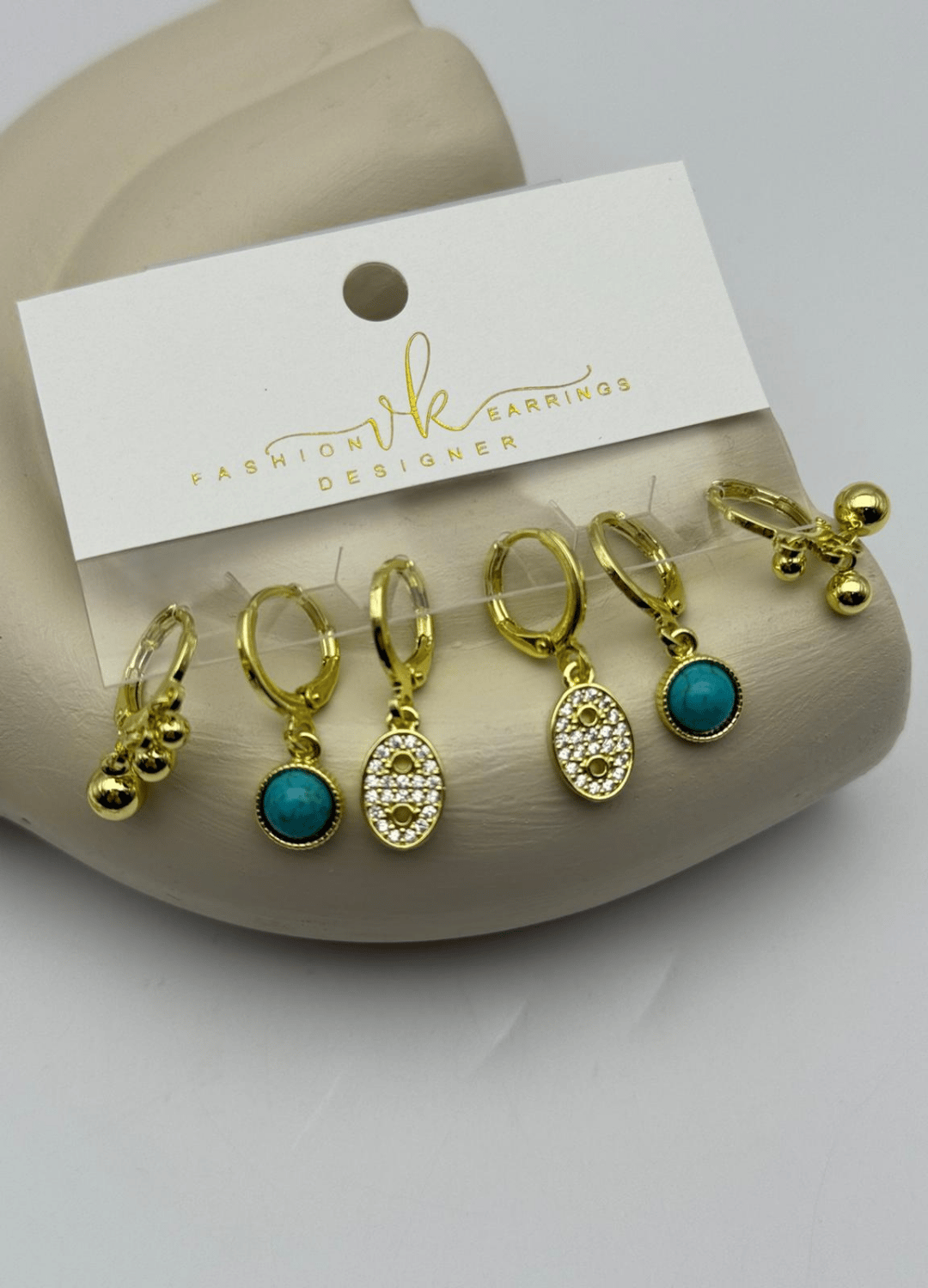 Vip Gold Taşlı Sallantılı 6'lı Küpe - 26vipkp56