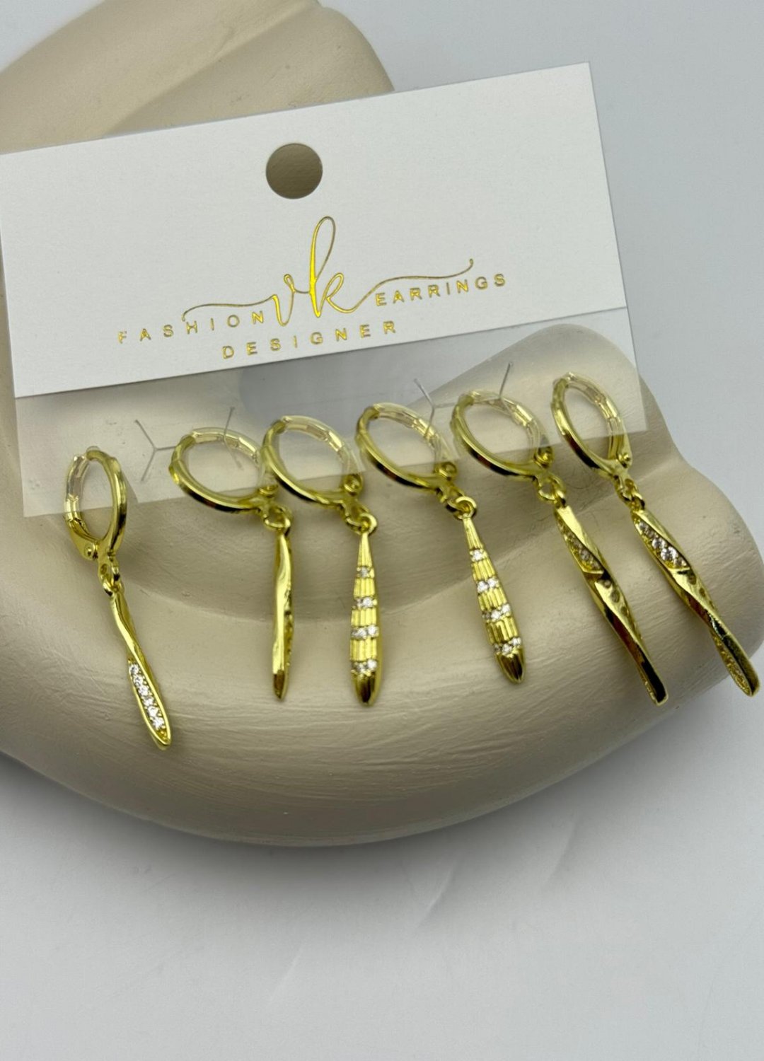 Vip Gold Taşlı Sallantılı 6'lı Küpe - 26vipkp52