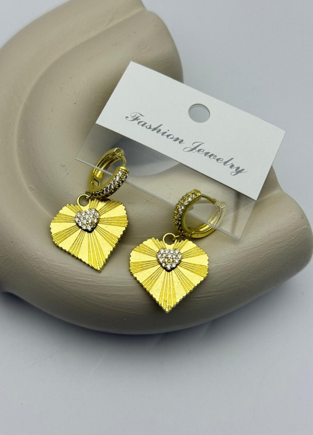 Vip Gold Taşlı Sallantılı Kalp Küpe - 26vipkp39