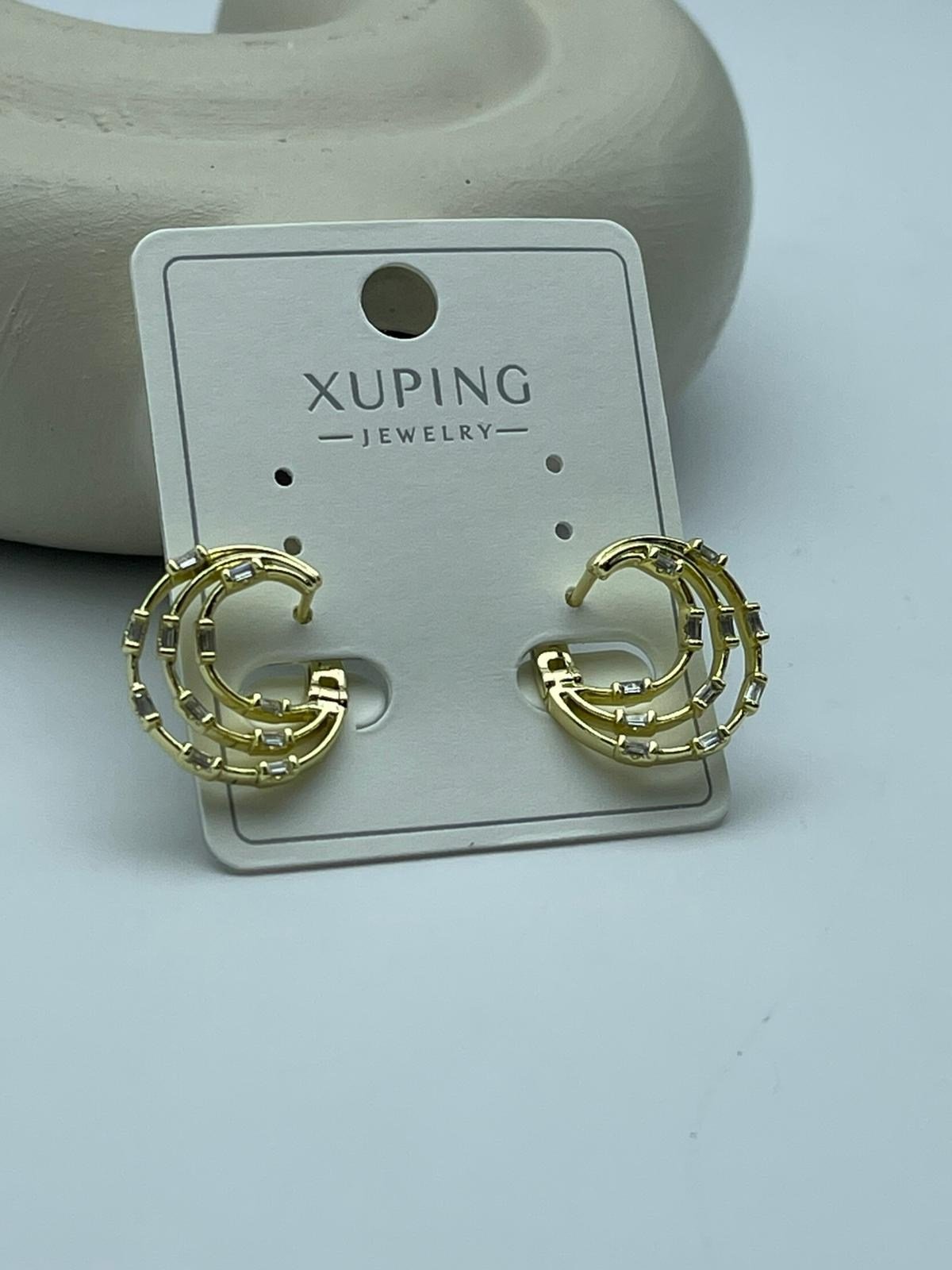 Xuping Ay Şekilli Gold Çelik Küpe - 26xpkp50