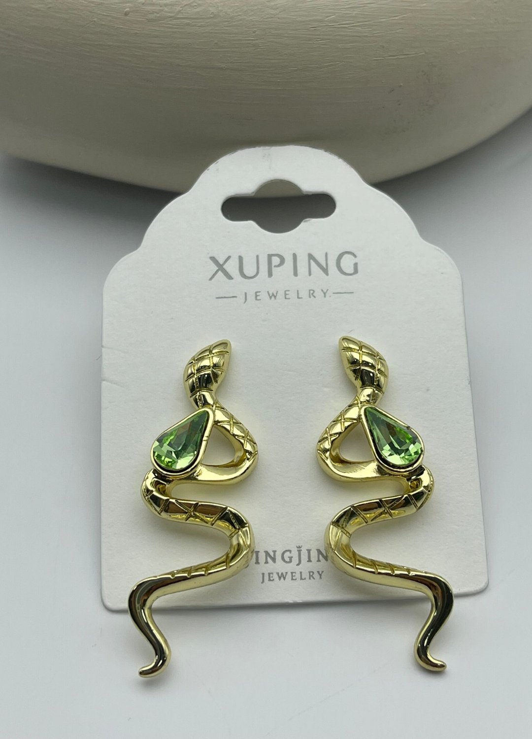 Xuping Gold Yeşil Taşlı Yılan Küpe - 25xpkp347