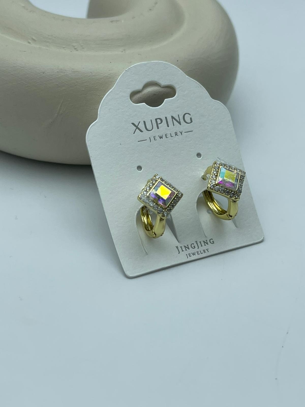 Xuping Kare Taş Detaylı Çelik Gold Küpe - 26xpkp45