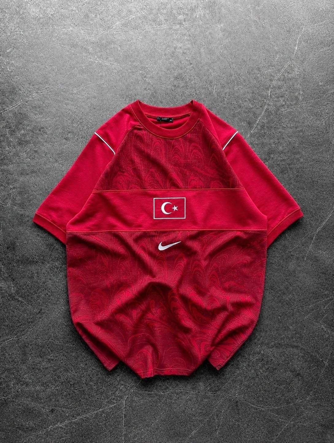 KIRMIZI ORTA LOGO TÜRKİYE TSHİRT