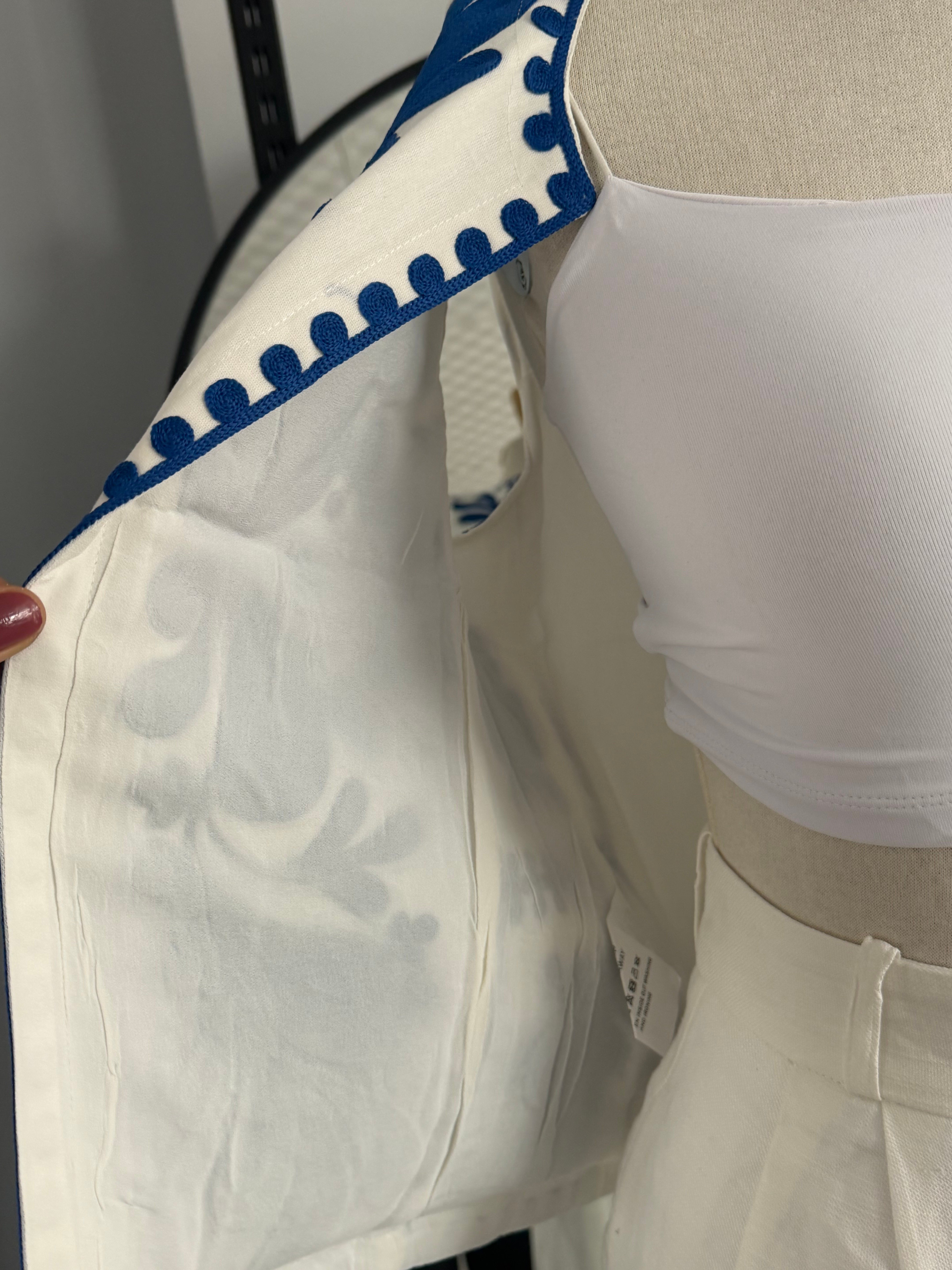 NAKIŞ İŞLEMELİ YELEK