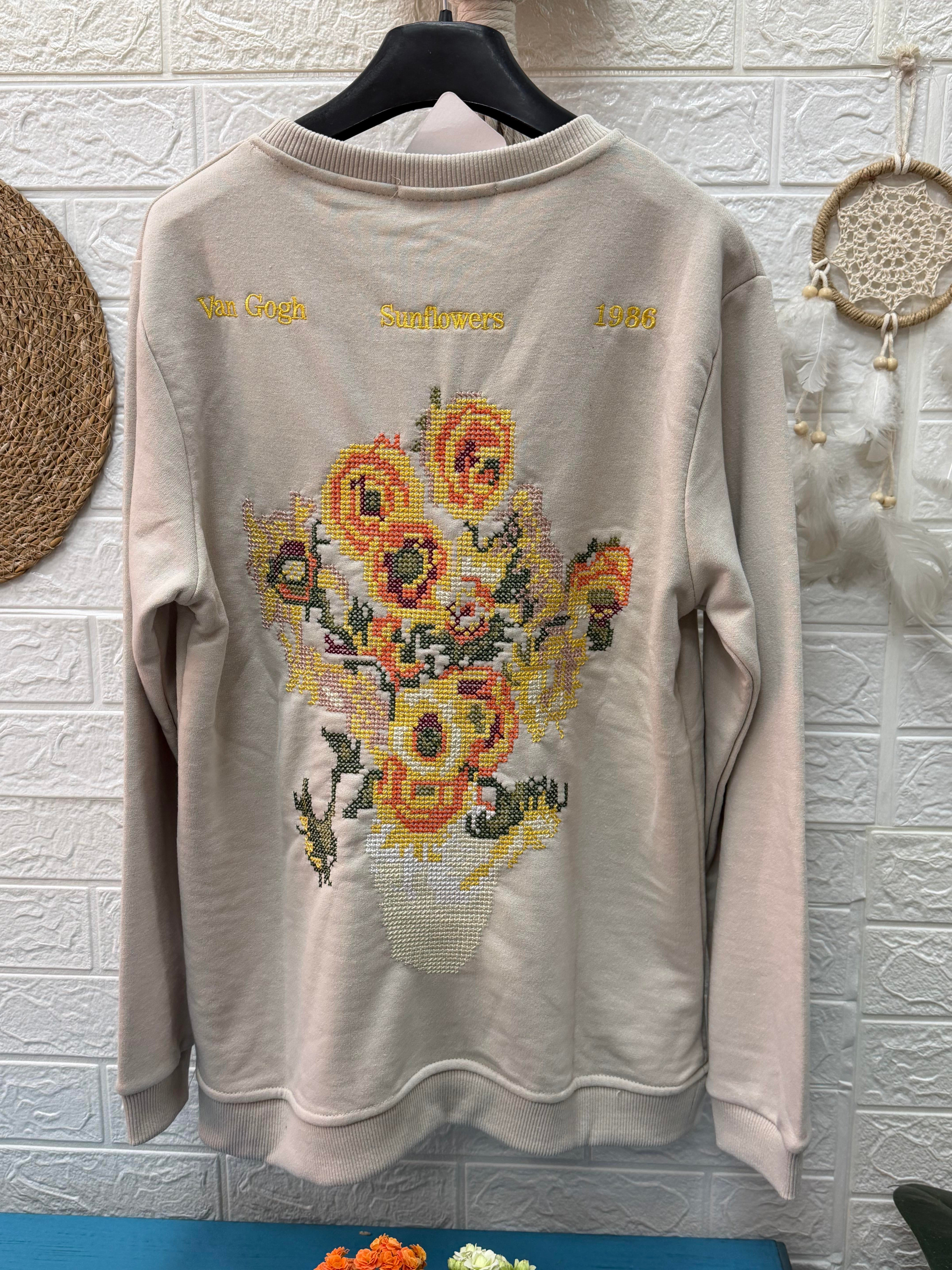 NAKIŞLI KREM SWEAT