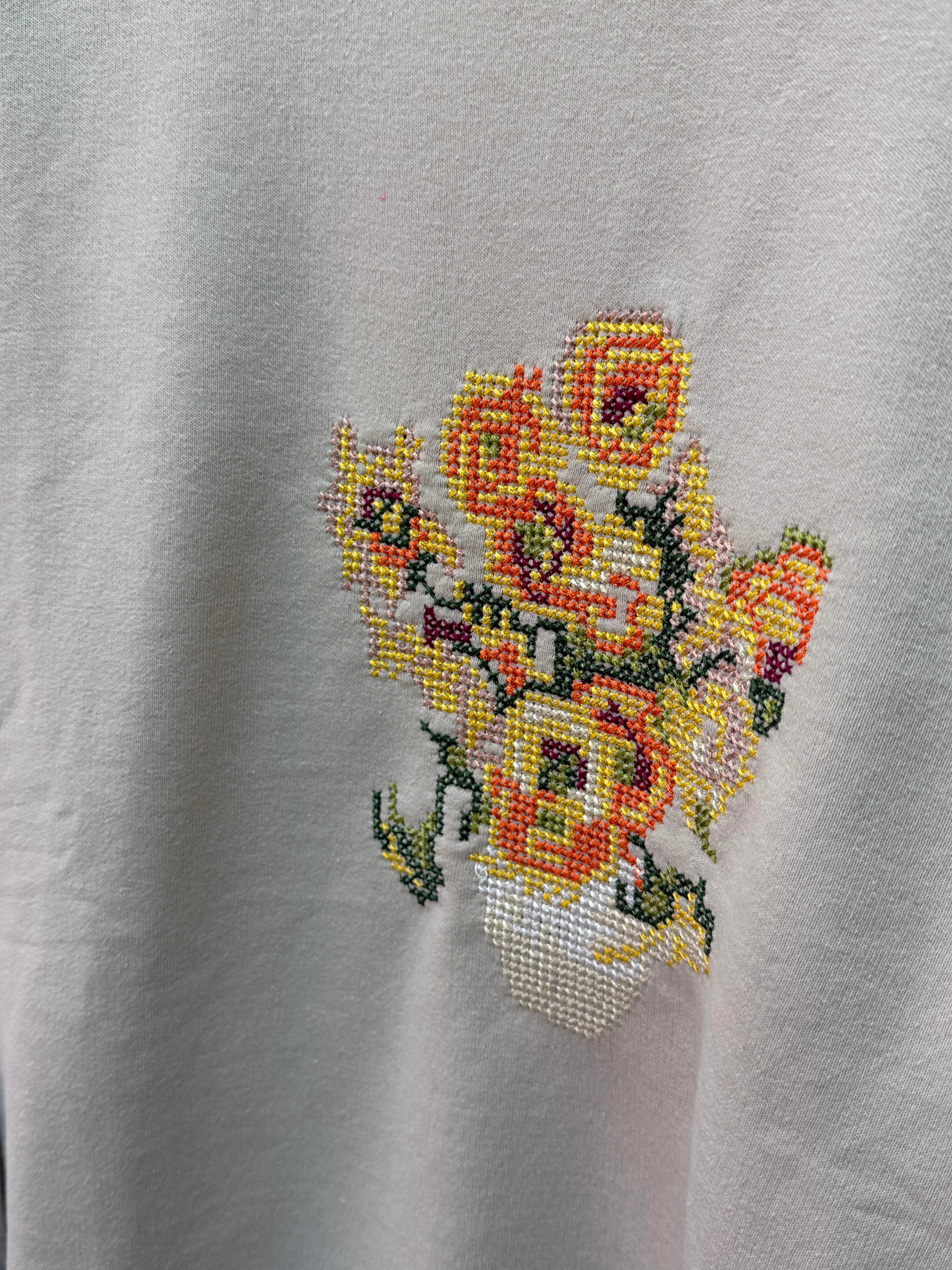 NAKIŞLI KREM SWEAT