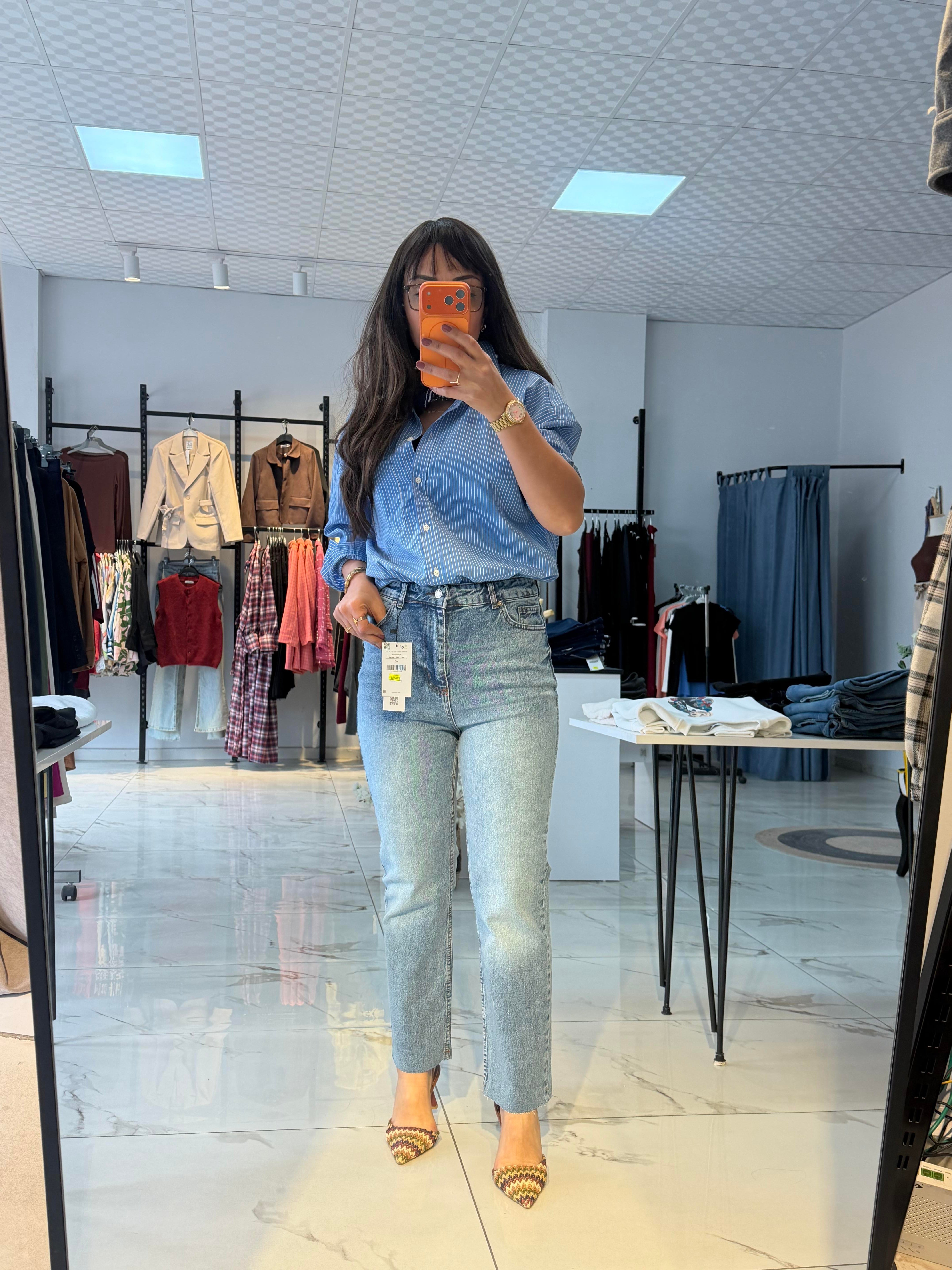 Paçası Kesik Toparlayıcı Boyfit Jean Mavi