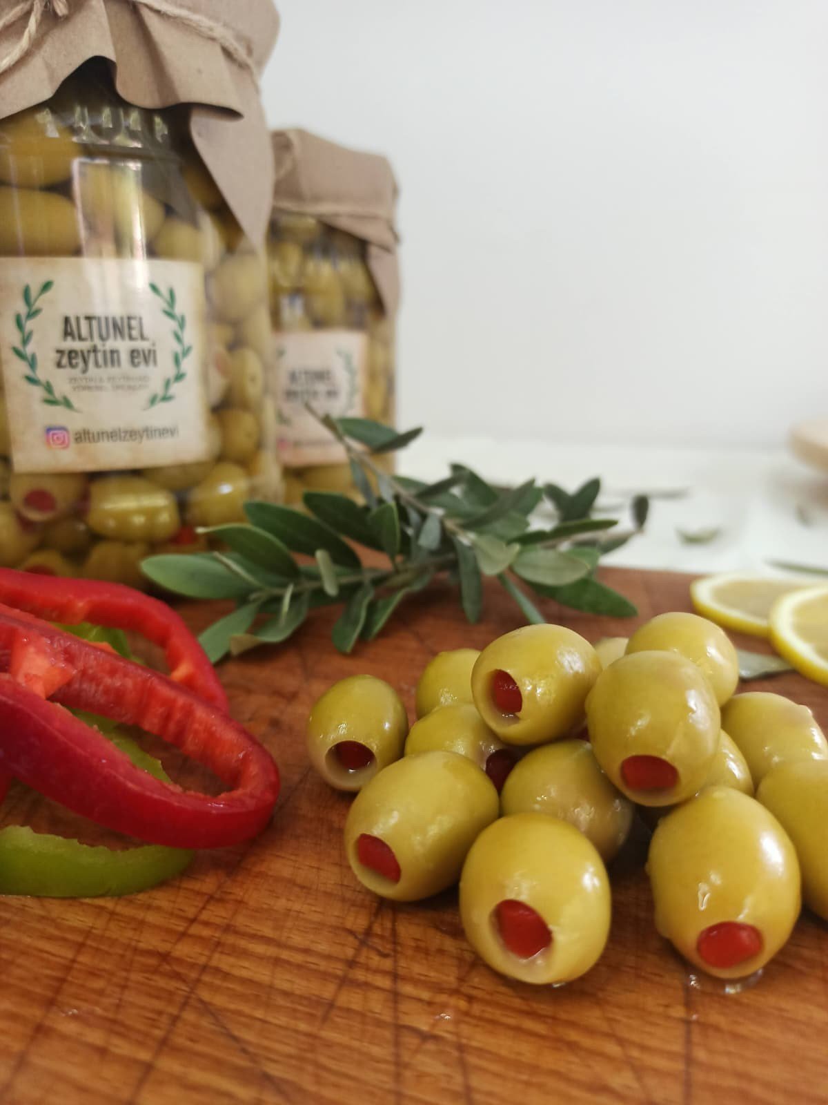 Biber Dolgulu Yeşil Zeytin