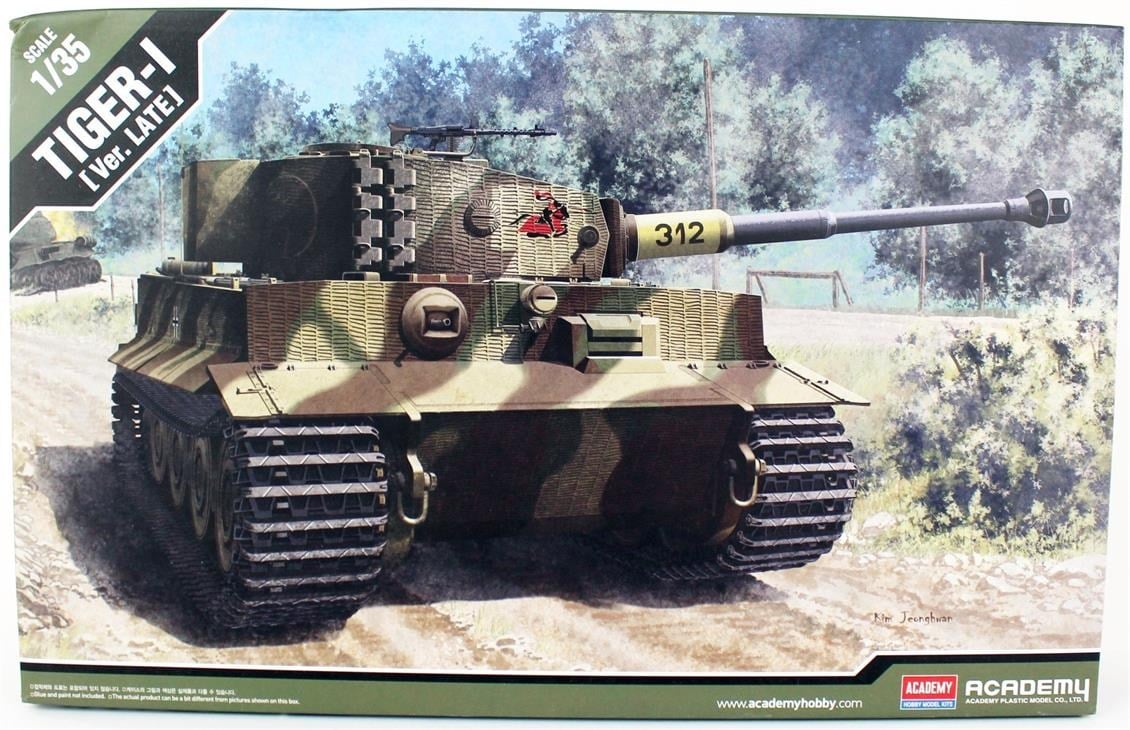 Academy 13314 1/35 Ölçek, Tiger-I Geç Dönem Tankı, Plastik Model Kiti