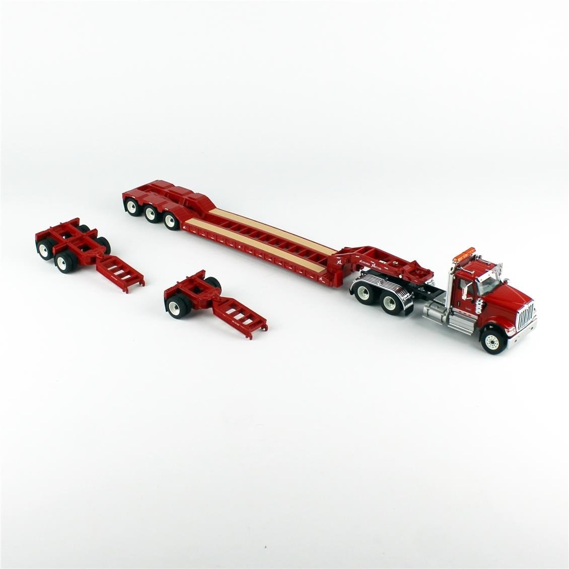Diecast Masters 71013 1/50 Ölçek, International HX520 Tandem Kırmızı Çekici, XL 120 HDG Drop Deck Dorse ve 2 adet Ek Dorse,.Ser