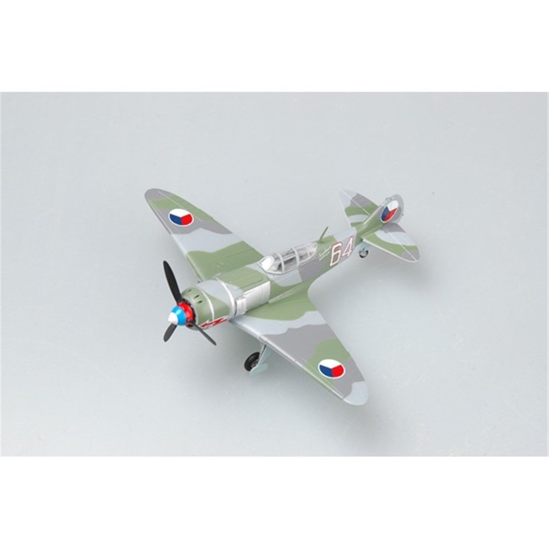 Easy Hobby 36330 1/72 Ölçek, La-7 (White 64) Czech Air Force Savaş Uçağı, Sergilemeye Hazır Plastik Model