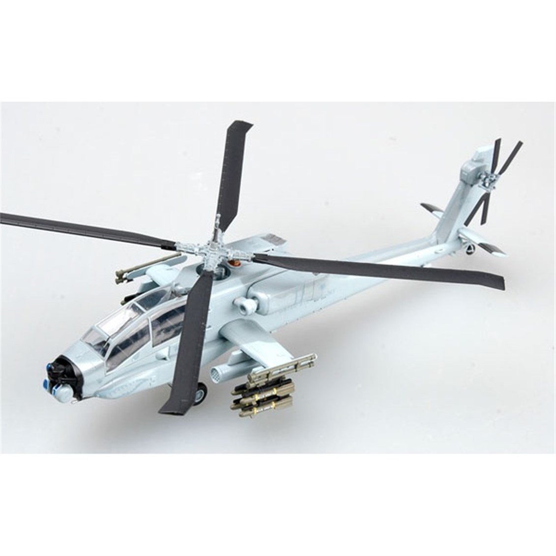 Easy Hobby 37026 1/72 Ölçek, AH-64A 94-0332 of 1-151st ATKHB, South Carolina Army National Guard, M Askeri Helikopter, Sergilem