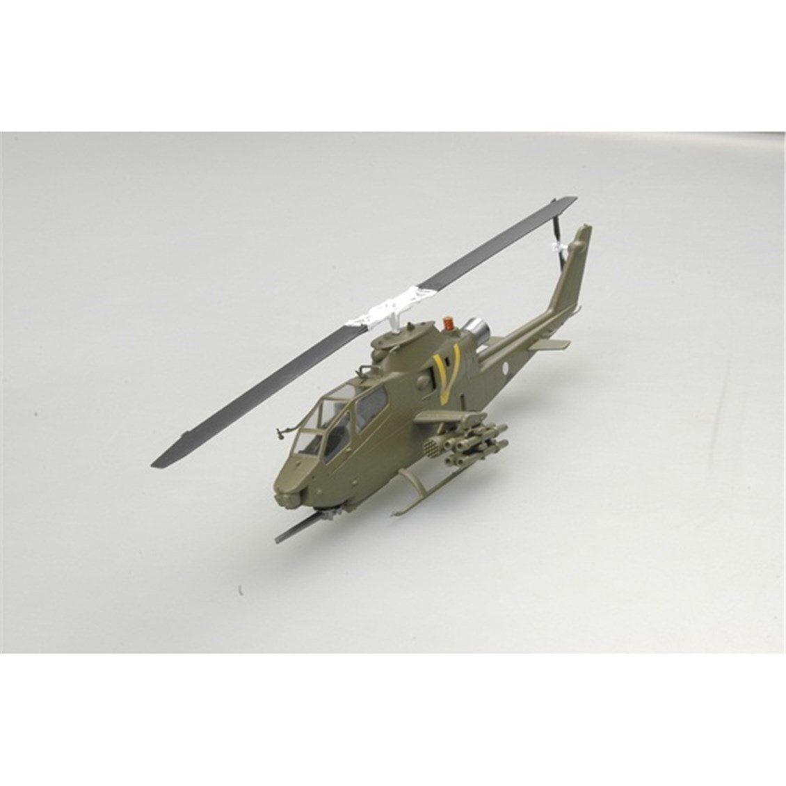 Easy Hobby 37097 1/72 Ölçek, Israeli Air Force AH-1S,No234 of the Southern Cobra Squadron,late 1990s Askeri Helikopter, Serg